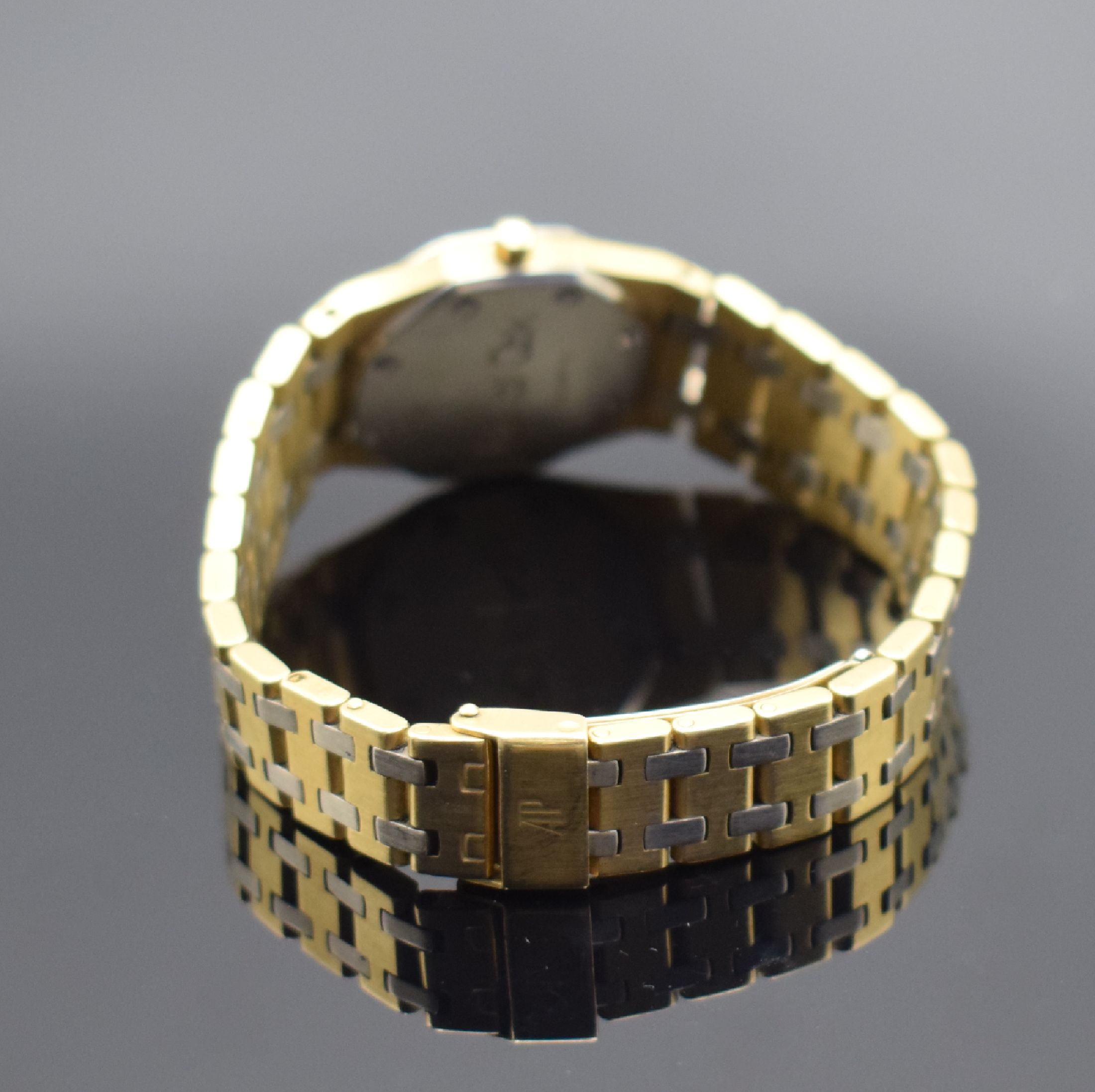Detail b: AUDEMARS PIGUET feine und seltene Damenarmbanduhr Serie Royal Oak in GG/WG 750/000, GG/WG 750/000 Gliederband m. verd. Faltschl., Lünette gegen ...