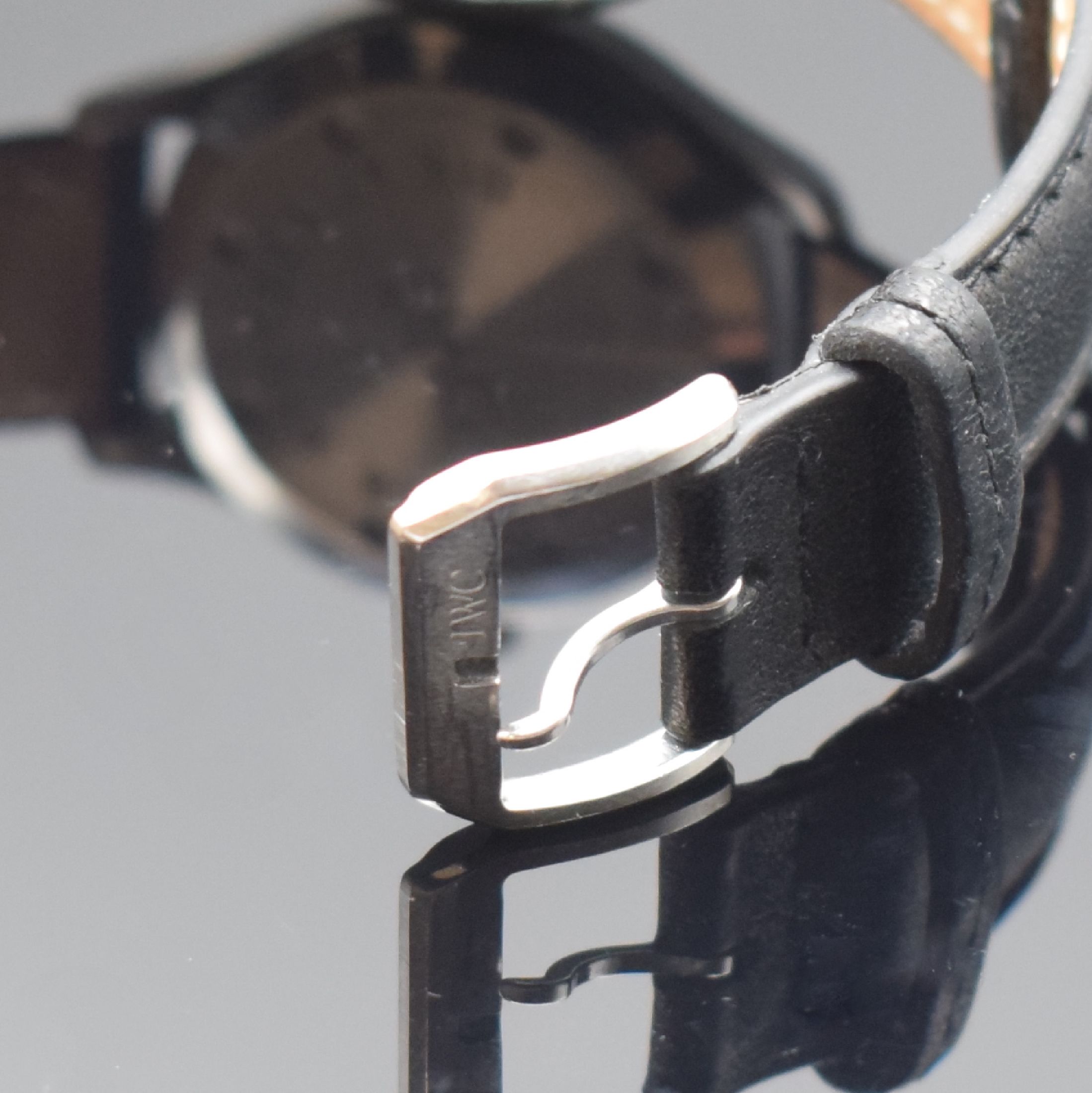 Detail b: IWC Herrenarmbanduhr Mark XII "Die Fliegeruhr" Referenz 3241, Schweiz um 1990, Automatik, 2-teil. Edelstahlgeh. inkl. Lederband m. orig. ...