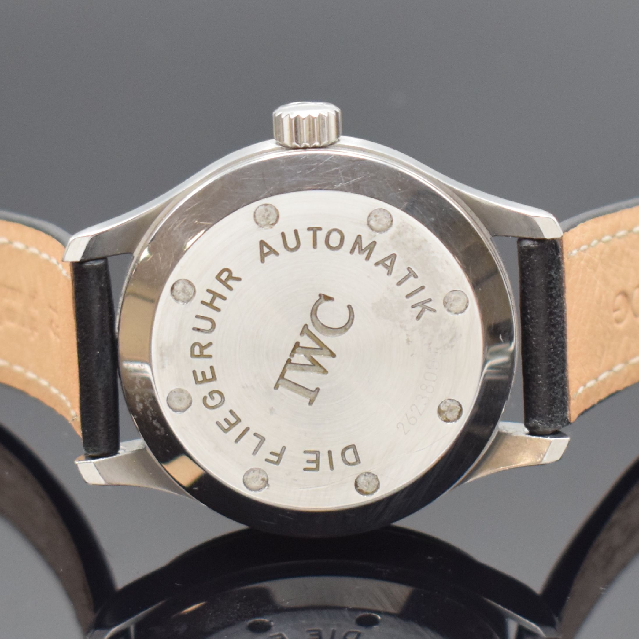 Detail d: IWC Herrenarmbanduhr Mark XII "Die Fliegeruhr" Referenz 3241, Schweiz um 1990, Automatik, 2-teil. Edelstahlgeh. inkl. Lederband m. orig. ...