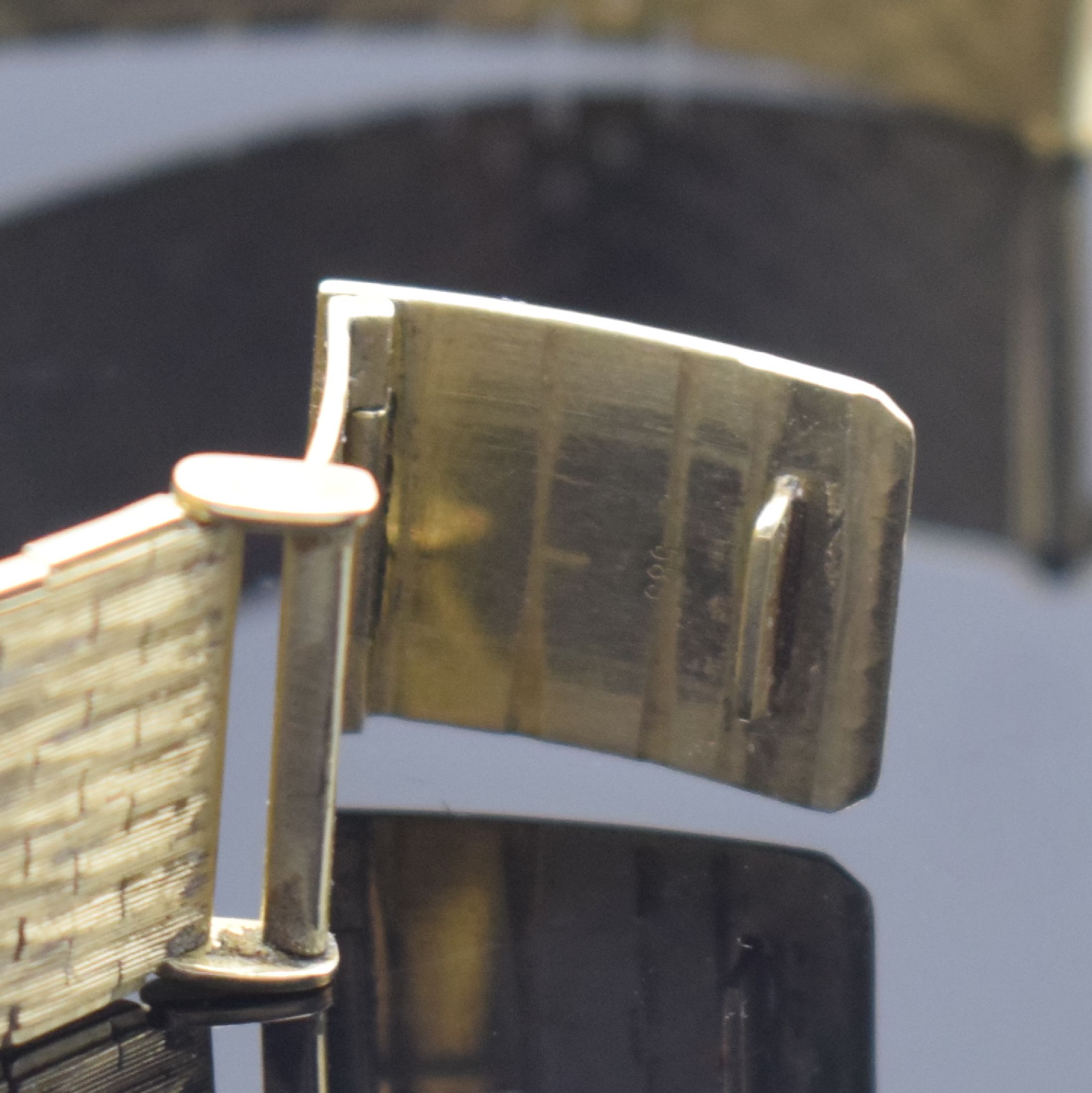 Detail b: ARCTOS Herrenarmbanduhr in GG 585/000, Schweiz um 1965, Automatik, Boden aufgedr., silb. Zifferbl. m. gold. Std.-Ind. und Zeigern, Datum b. 6, ...