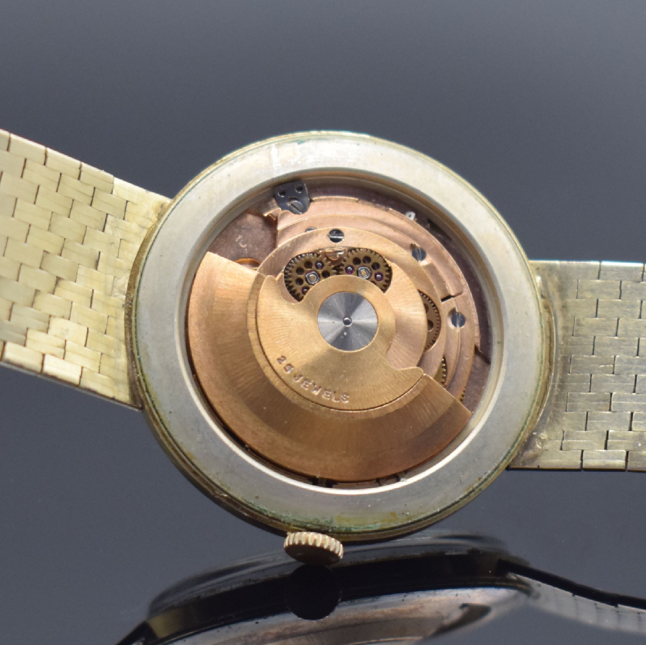 Detail f: ARCTOS Herrenarmbanduhr in GG 585/000, Schweiz um 1965, Automatik, Boden aufgedr., silb. Zifferbl. m. gold. Std.-Ind. und Zeigern, Datum b. 6, ...