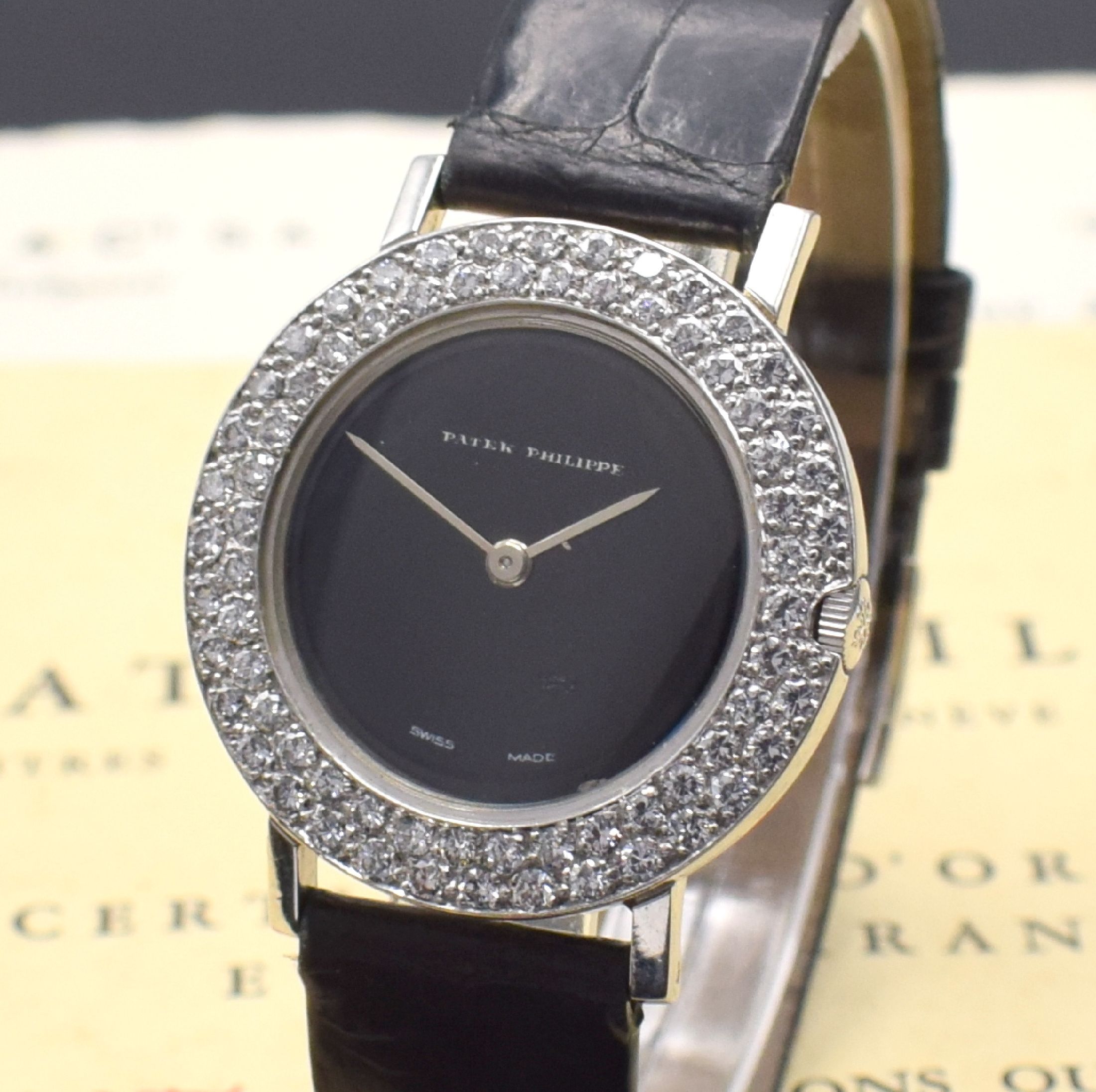 Detail a: PATEK PHILIPPE sehr seltene Armbanduhr in Platin Referenz 2594/10 mit originalem Brillantbesatz, Handaufzug, verk. lt. original Zertifikat und ...
