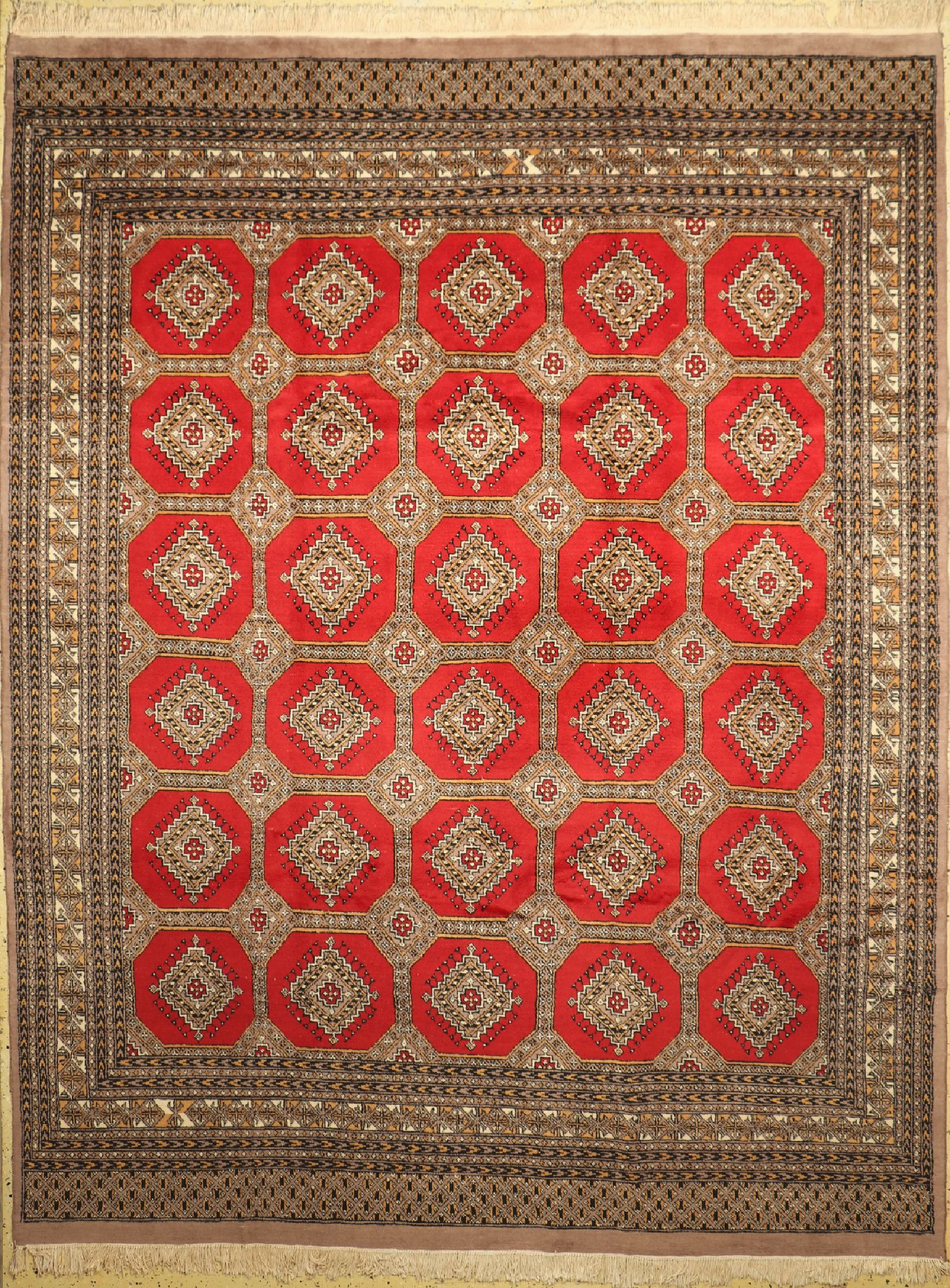 Buchara alt, Pakistan, ca. 40 Jahre, Wolle auf Baumwolle, ca. 330 x 257 cm, gereinigt, EHZ: 1-2