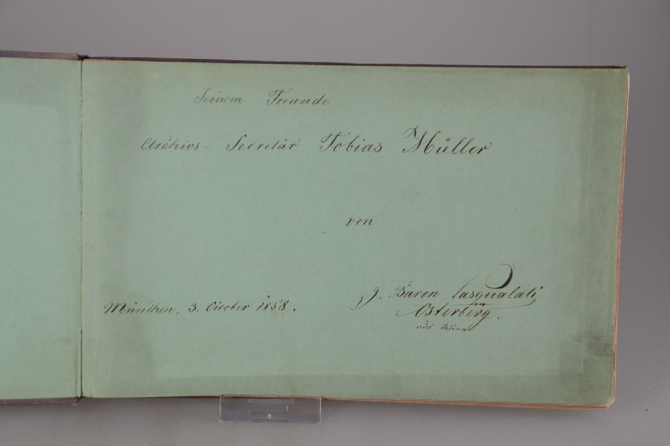 Detail b: Konvolut Baedekers Reiseliteratur, 5 Werke: Generalgouvernement, München und Umgebung, um 1850 bis 1943, Karl Baedeker: München und Oberbayern, ...