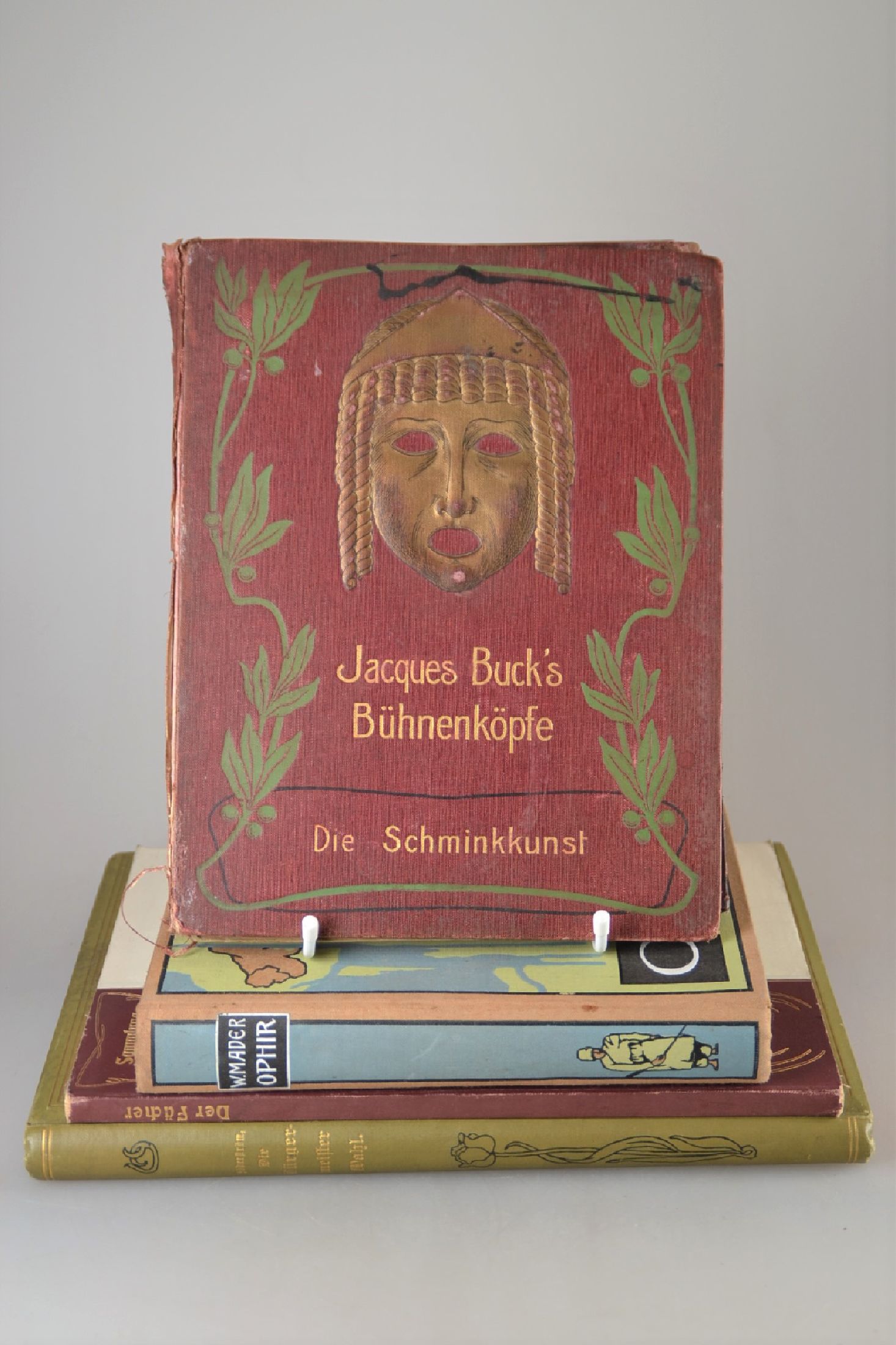 Konvolut Bücher in exemplarischer Gestaltung des Jugendstils, 4 Werke, Hugo Söderström: Die Bürgermeisterwahl, Melle, Haar 1898, 224 S., mit dem ...