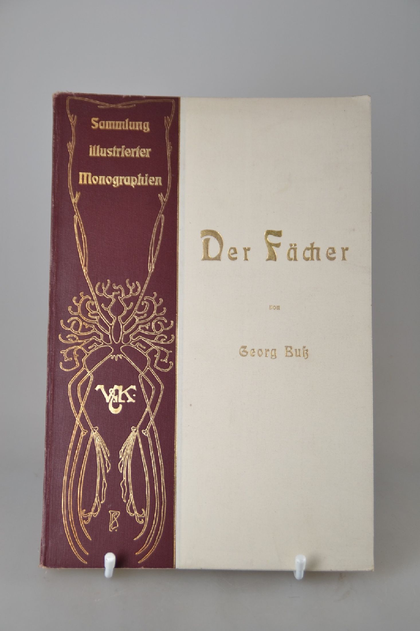 Detail c: Konvolut Bücher in exemplarischer Gestaltung des Jugendstils, 4 Werke, Hugo Söderström: Die Bürgermeisterwahl, Melle, Haar 1898, 224 S., mit dem ...