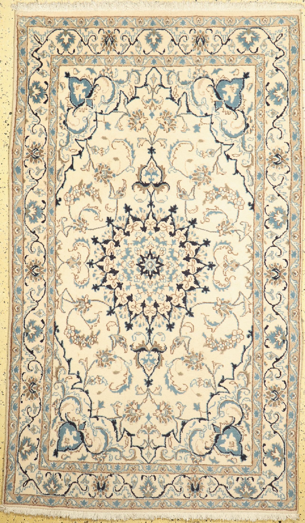 Nain alt, Persien, ca. 50 Jahre, Wolle auf Baumwolle, ca. 207 x 122 cm, EHZ: 1-2