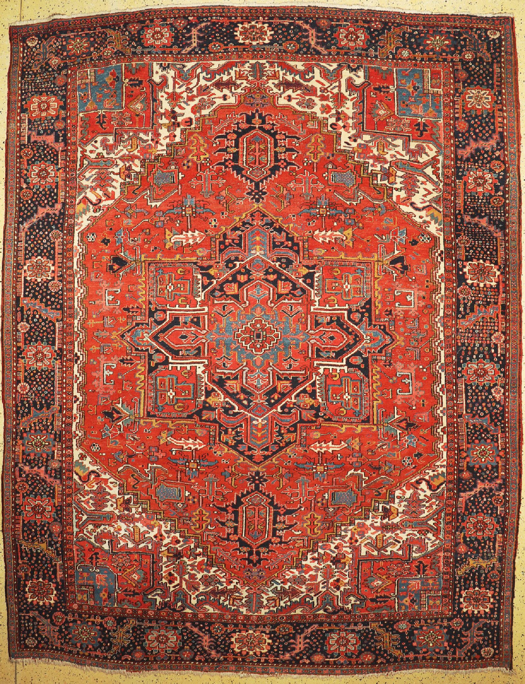 Heriz alt, Persien, um 1940, Wolle auf Baumwolle, ca. 370 x 285 cm, EHZ: 2-3