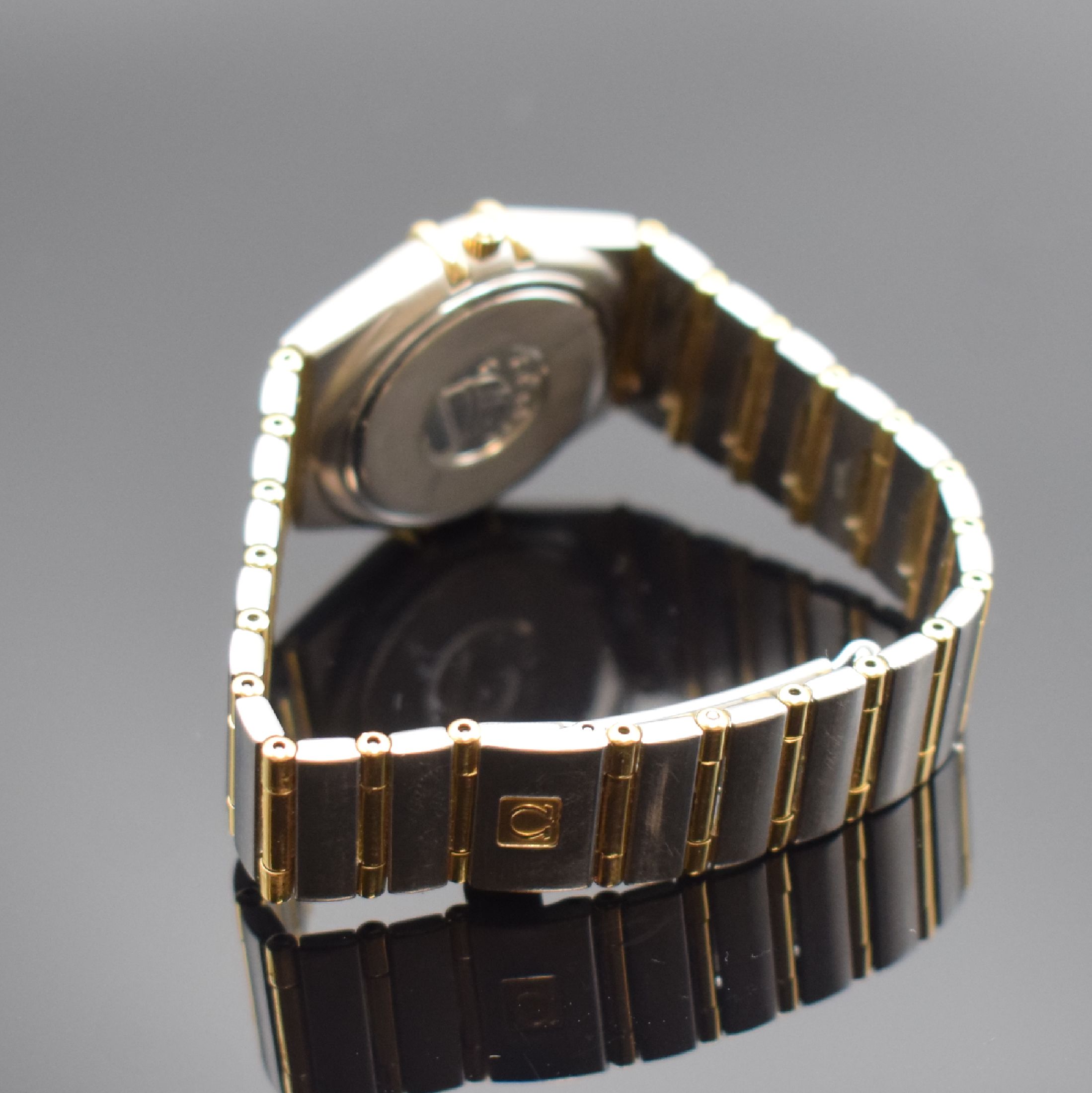 Detail b: OMEGA Constellation Damenarmbanduhr in Stahl/Gold mit Brillantbesatz Referenz 896 1201, Schweiz um 2000, quarz, Boden aufgedr., Gliederband m. ...