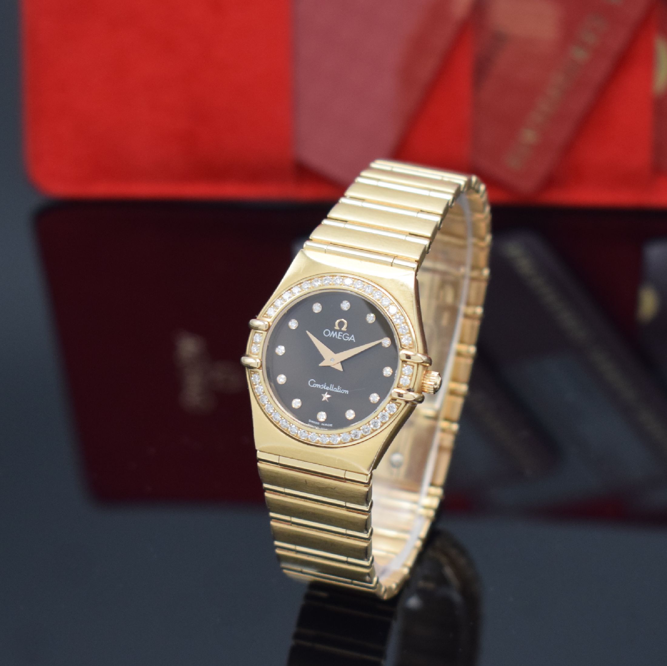 OMEGA Constellation Damenarmbanduhr in RoseG 750/000 mit Diamanten Referenz 11586000, Schweiz um 2008, quarz, 2-teil. Gehäuse, Boden aufgedr., ...