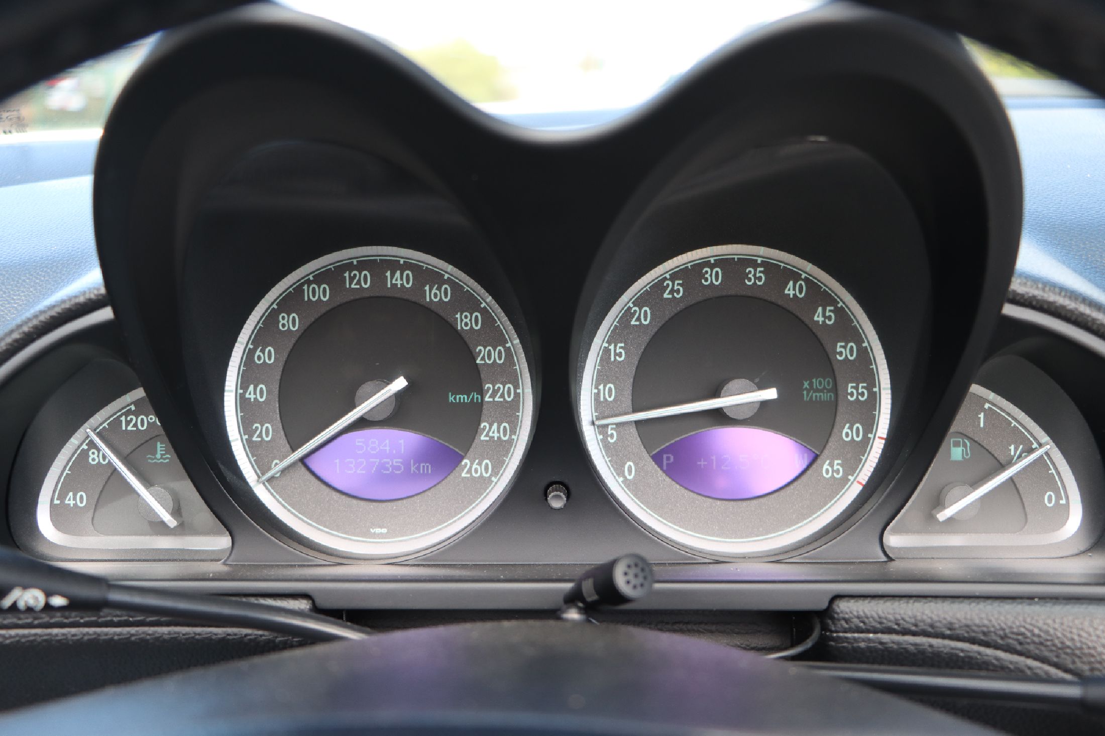 Detail h: Mercedes-Benz SL 500, Fahrgestellnummer: WDB2304751F004116, EZ 11/2001, Laufleistung ca. 132.700 km abgelesen, HU 09/2024, 225 kW/305 PS, ...
