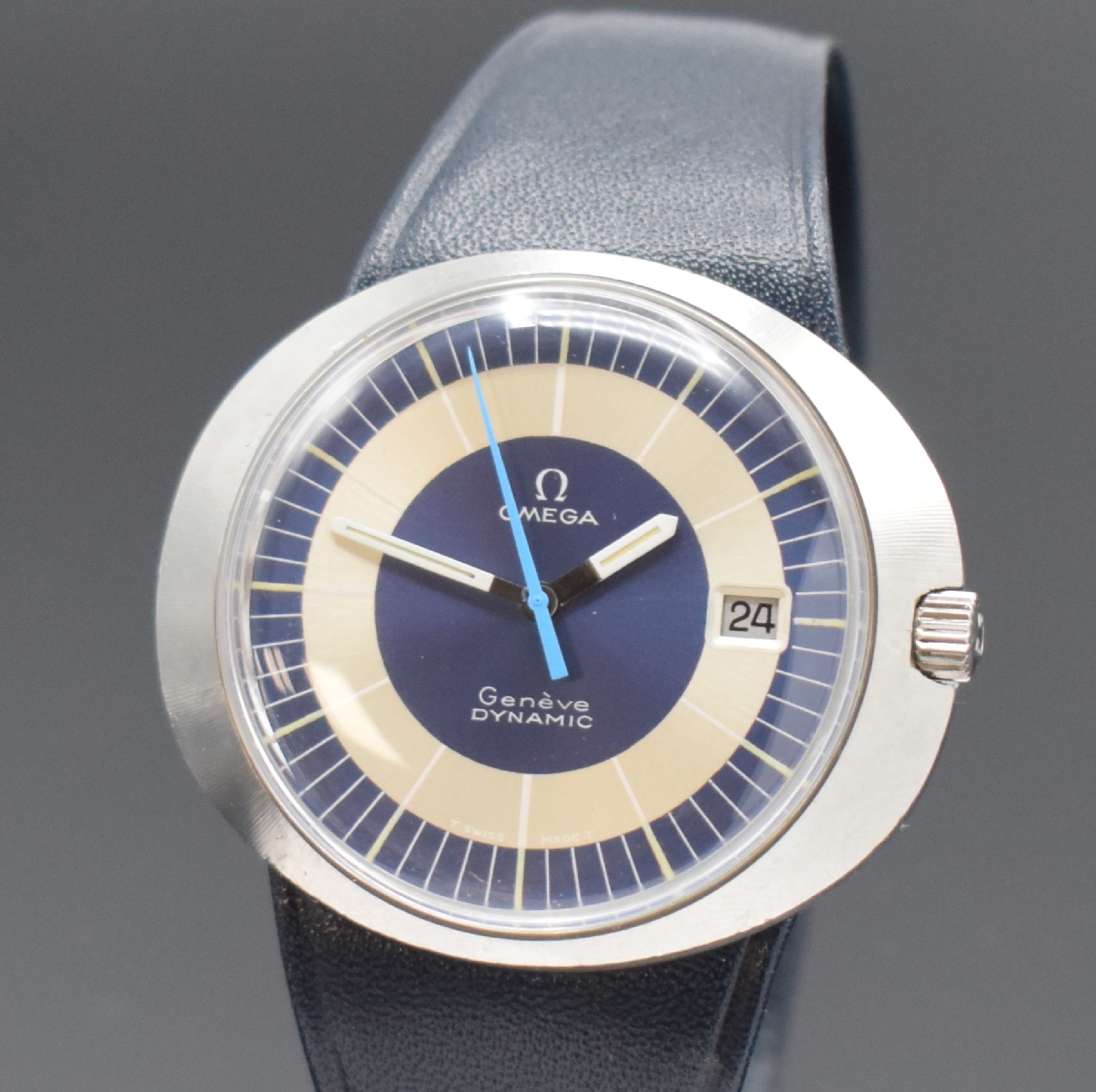 Detail a: OMEGA Geneve Dynamic Herrenarmbanduhr in Stahl Referenz 166.039, Schweiz um 1968, Handaufzug, quer-ovales Monocoque Geh., orig. Lederband m. ...