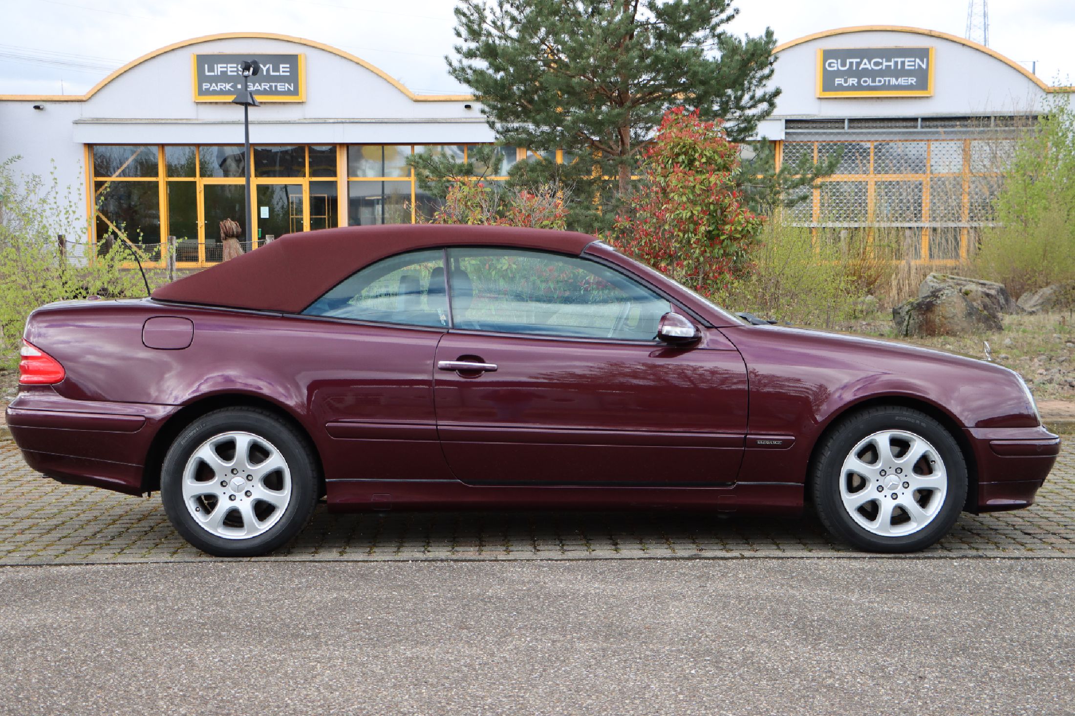 Detail b: Mercedes-Benz CLK 320 Elegance Cabriolet, Fahrgestellnummer: WDB2084651T040366, EZ 01/2000, Laufleistung ca. 102.000 km abgelesen, HU 04/2024, 160 ...