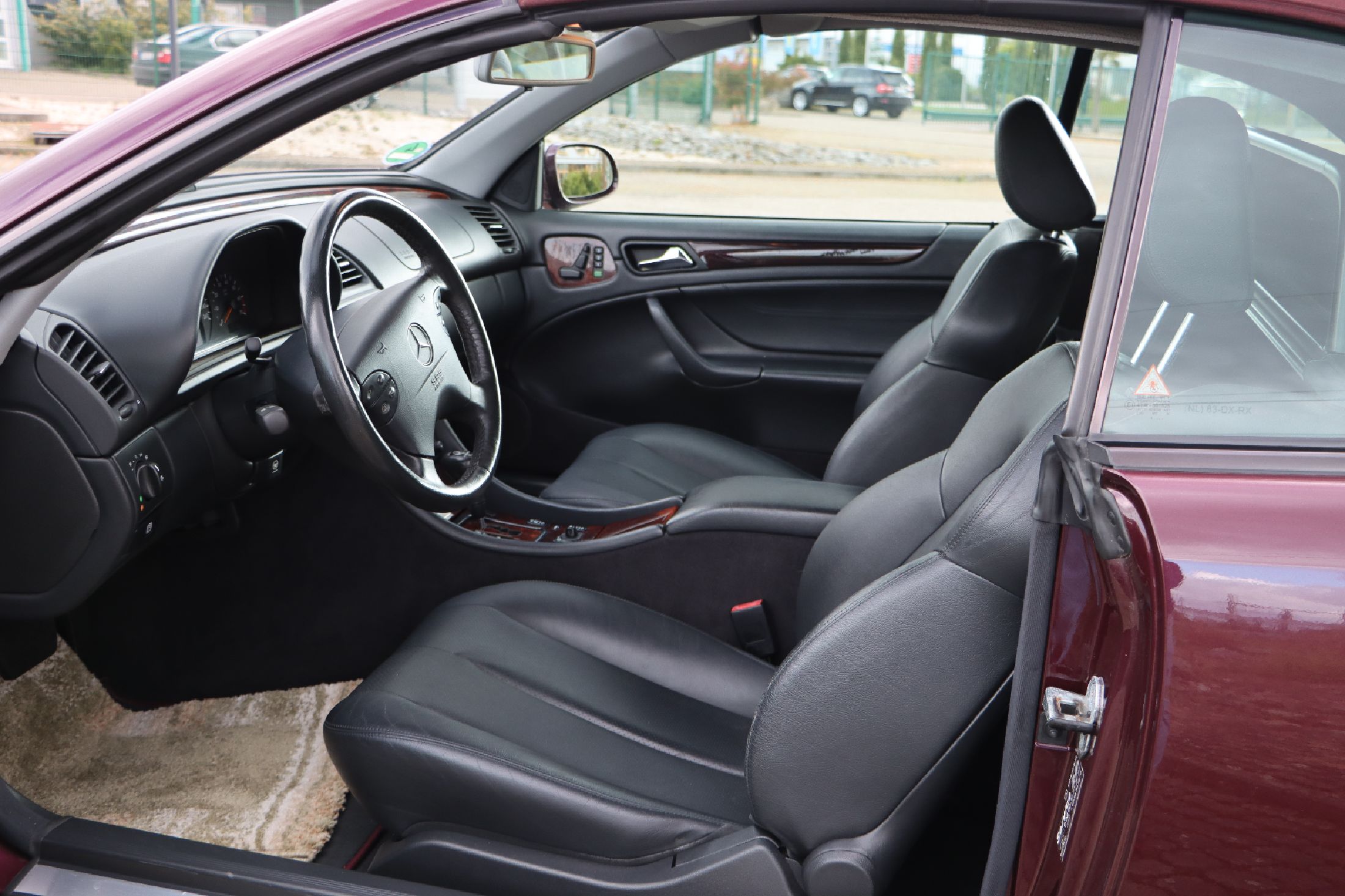 Detail f: Mercedes-Benz CLK 320 Elegance Cabriolet, Fahrgestellnummer: WDB2084651T040366, EZ 01/2000, Laufleistung ca. 102.000 km abgelesen, HU 04/2024, 160 ...
