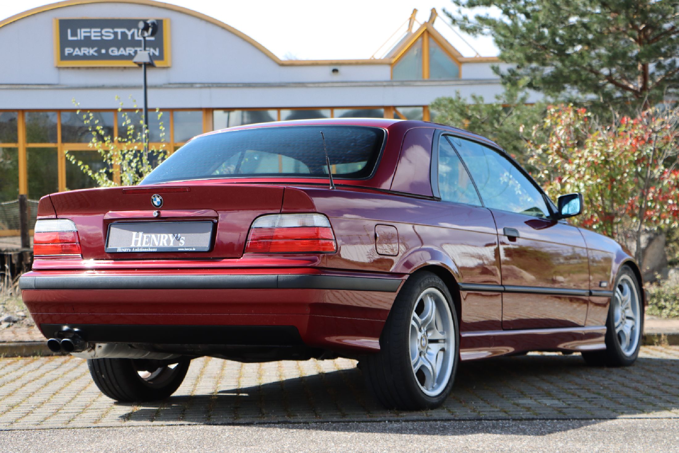 Detail b: BMW 320i Cabriolet, Fahrgestellnummer: WBABJ41030ER26467, EZ 05/1996, Laufleistung ca. 130.000 km abgelesen, HU 03/2024, 110 kW/ 150 PS, 6 Zylinder, ...
