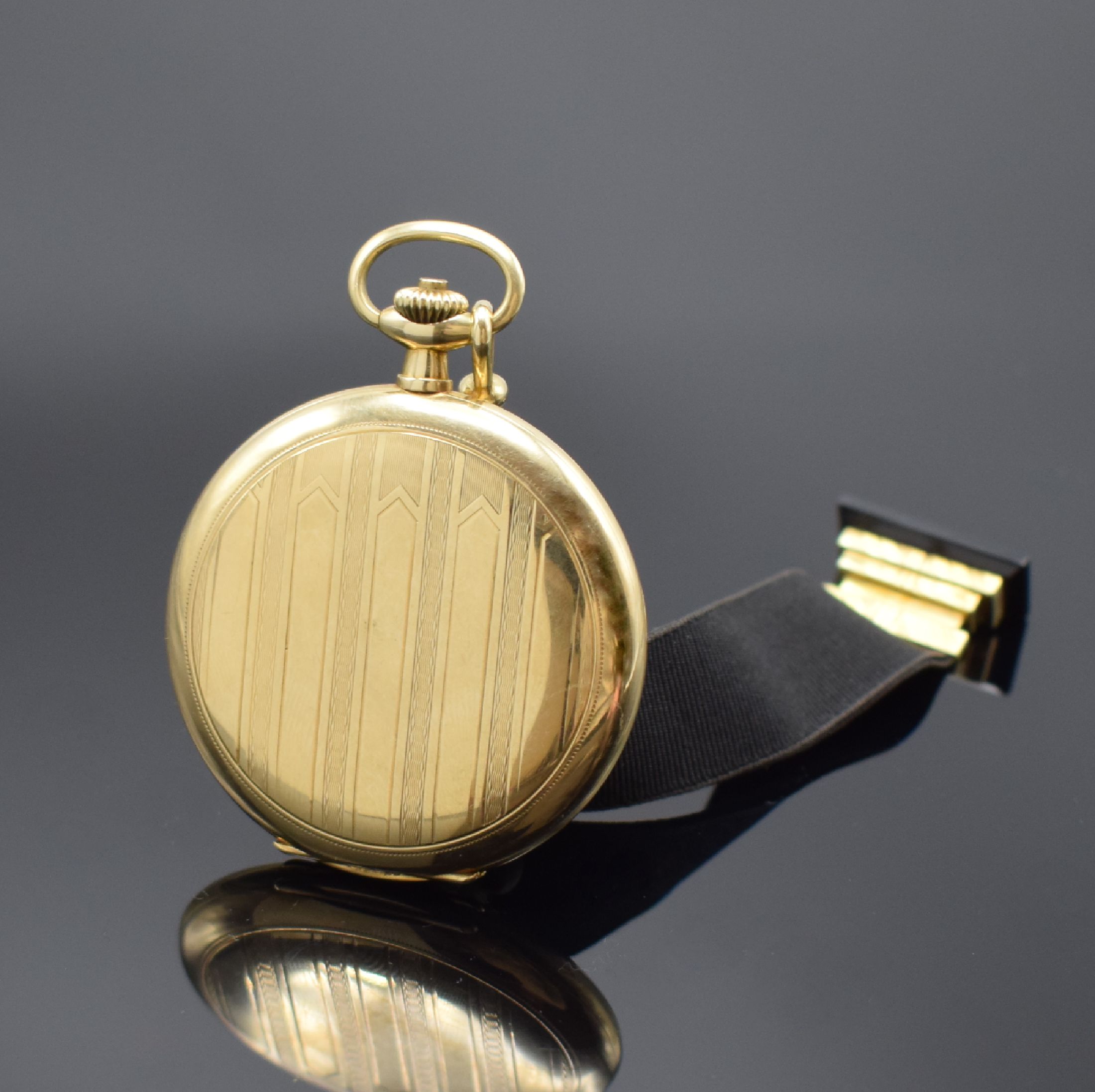 Detail b: OLIV LANGE-UHR Herrensavonette in GG 585/000, Deutschland um 1925, streifen- guill. 3-Deckel Goldgeh., gold. im Zentrum guill. Zifferbl., gold. ...
