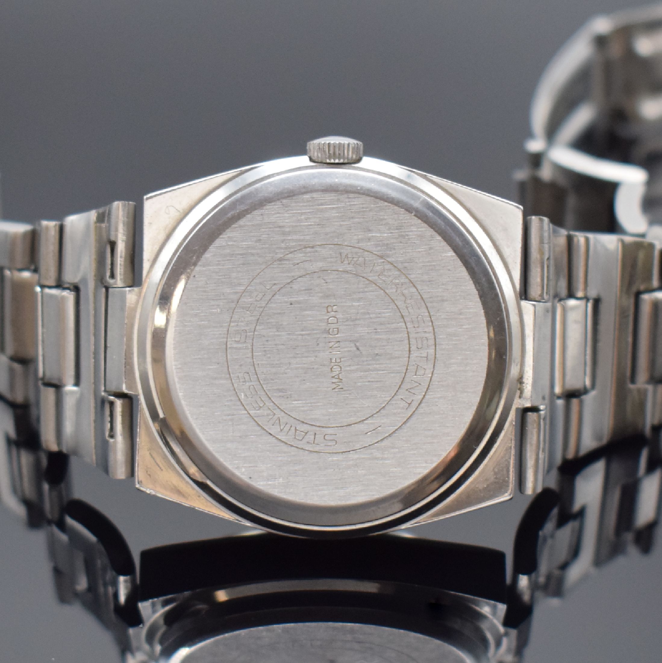 Detail c: GLASHÜTTE Spezimatic seltene Herrenarmbanduhr in Stahl/Stahlband, DDR um 1975, Automatik, gedr. Geh. m. integr. orig. Stahlband, silb. ...