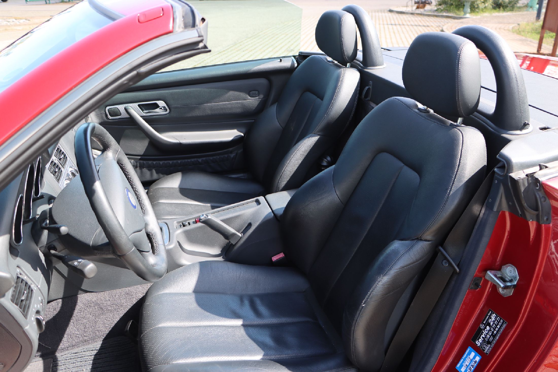 Detail f: Mercedes- Benz SLk 200, Fahrgestellnummer: WDB1704441F212811, EZ 01/2001, 3. Hand, Laufleistung ca. 95.000 km abgelesen, HU 05/2024, 120 kW/163 PS, 4 ...