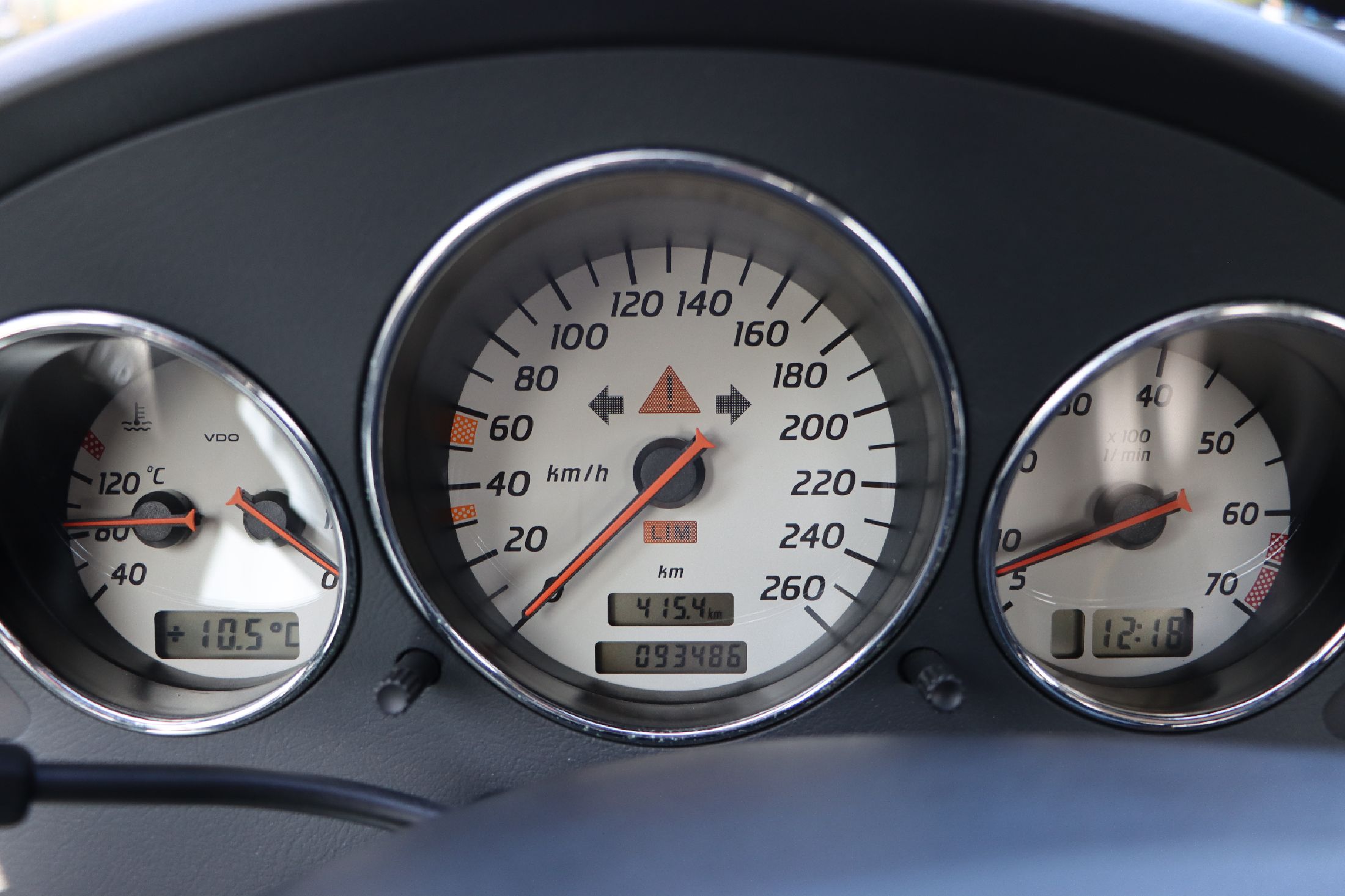 Detail g: Mercedes- Benz SLk 200, Fahrgestellnummer: WDB1704441F212811, EZ 01/2001, 3. Hand, Laufleistung ca. 95.000 km abgelesen, HU 05/2024, 120 kW/163 PS, 4 ...