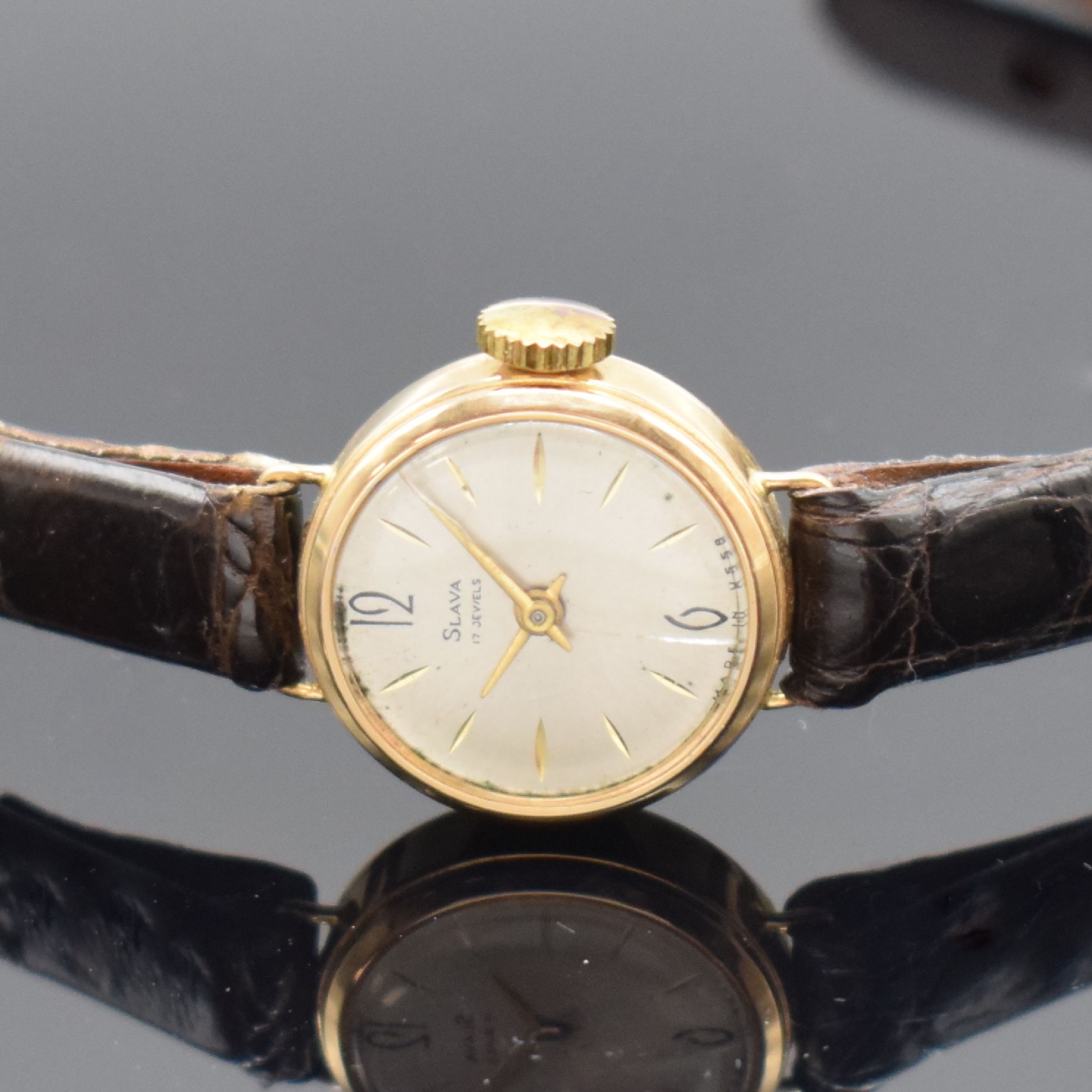 Detail d: GUB Glashütte seltene Damenarmbanduhr in GG 585/000 sowie 1 weitere Damenuhr in Gold, Deutschland um 1970, Handaufzug, gedr. Geh. m. integr. orig. ...