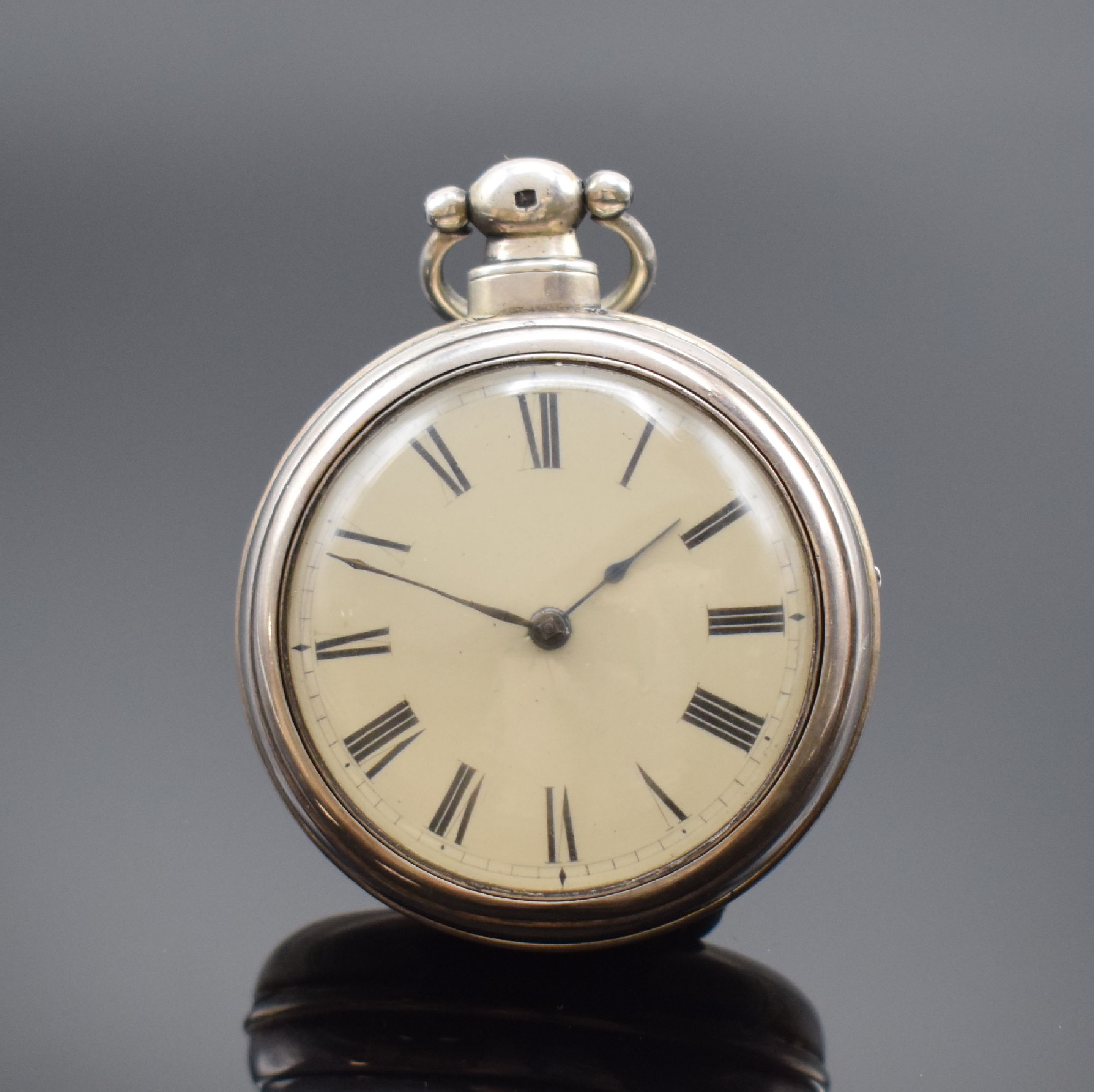 Will. Williams schwere Spindeltaschenuhr in Sterlingsilber, England Hallmark 1838, glattes Geh. u. Übergeh., Emailzifferbl. riss., röm. Zahlen, ...