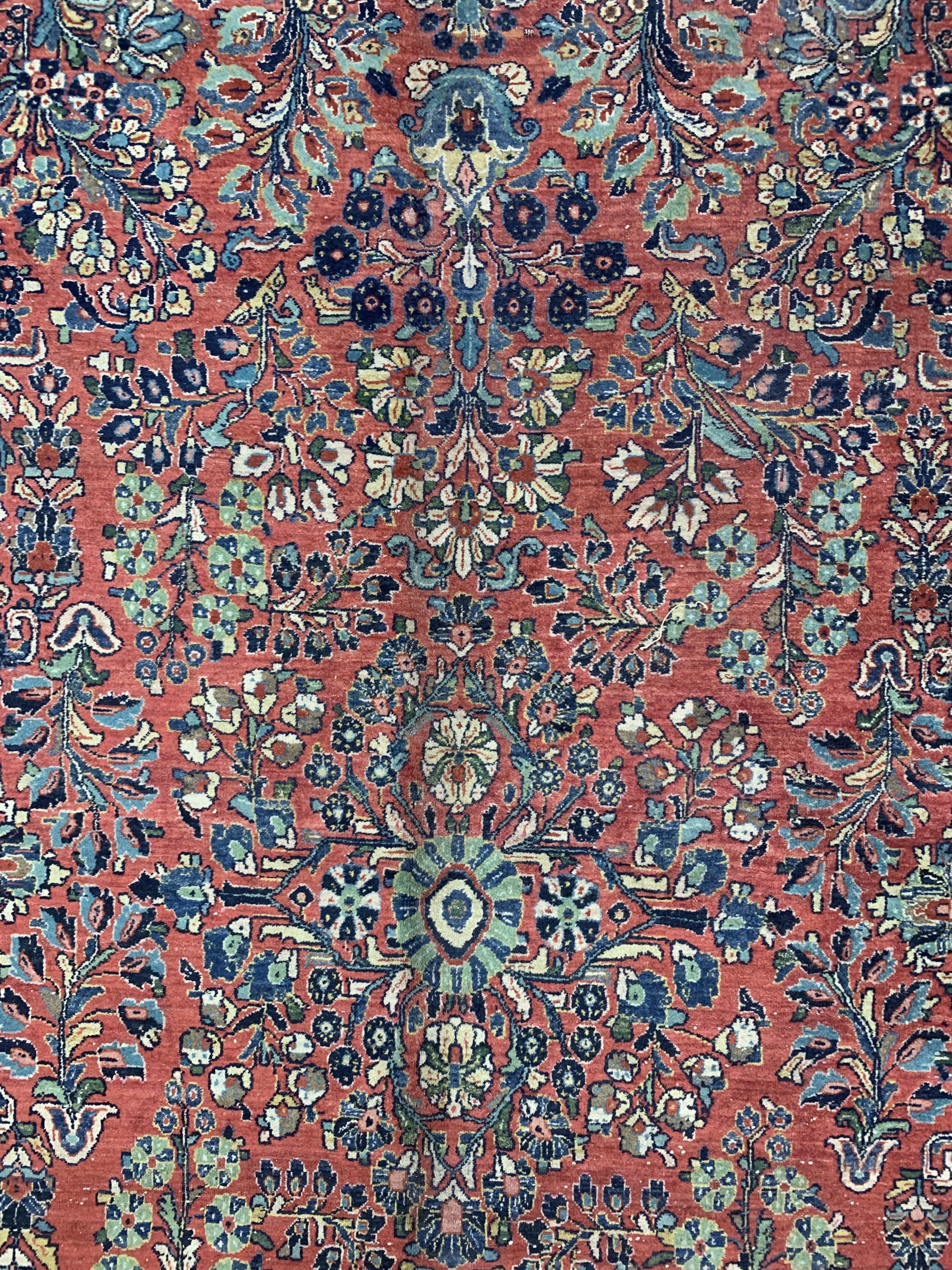 Detail c: Us Re-Import Sarogh, Persien, um 1920/1930,Wolle auf Baumwolle, ca. 614 x 314 cm, EHZ: 2-3(kleines Loch).