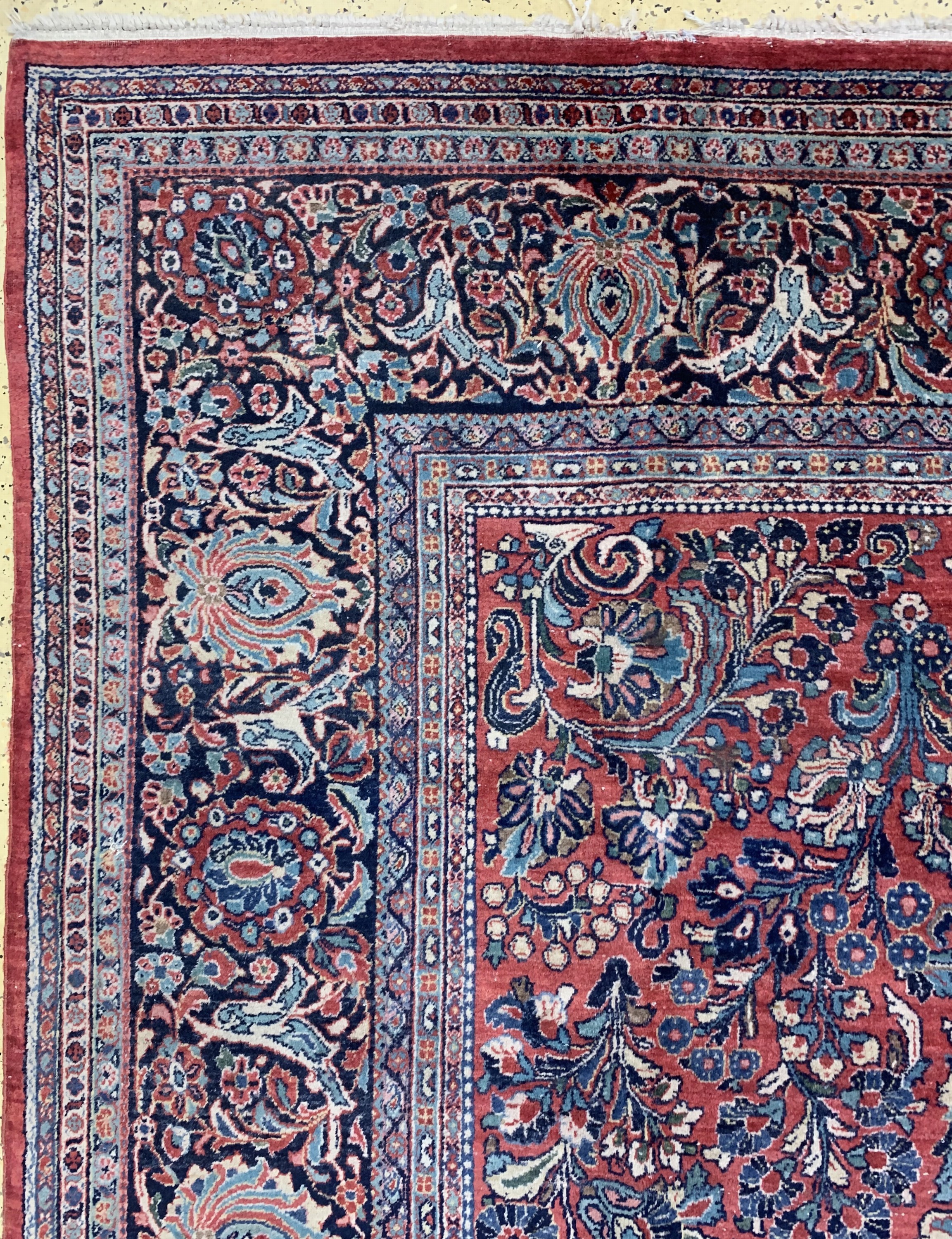 Detail e: Us Re-Import Sarogh, Persien, um 1920/1930,Wolle auf Baumwolle, ca. 614 x 314 cm, EHZ: 2-3(kleines Loch).