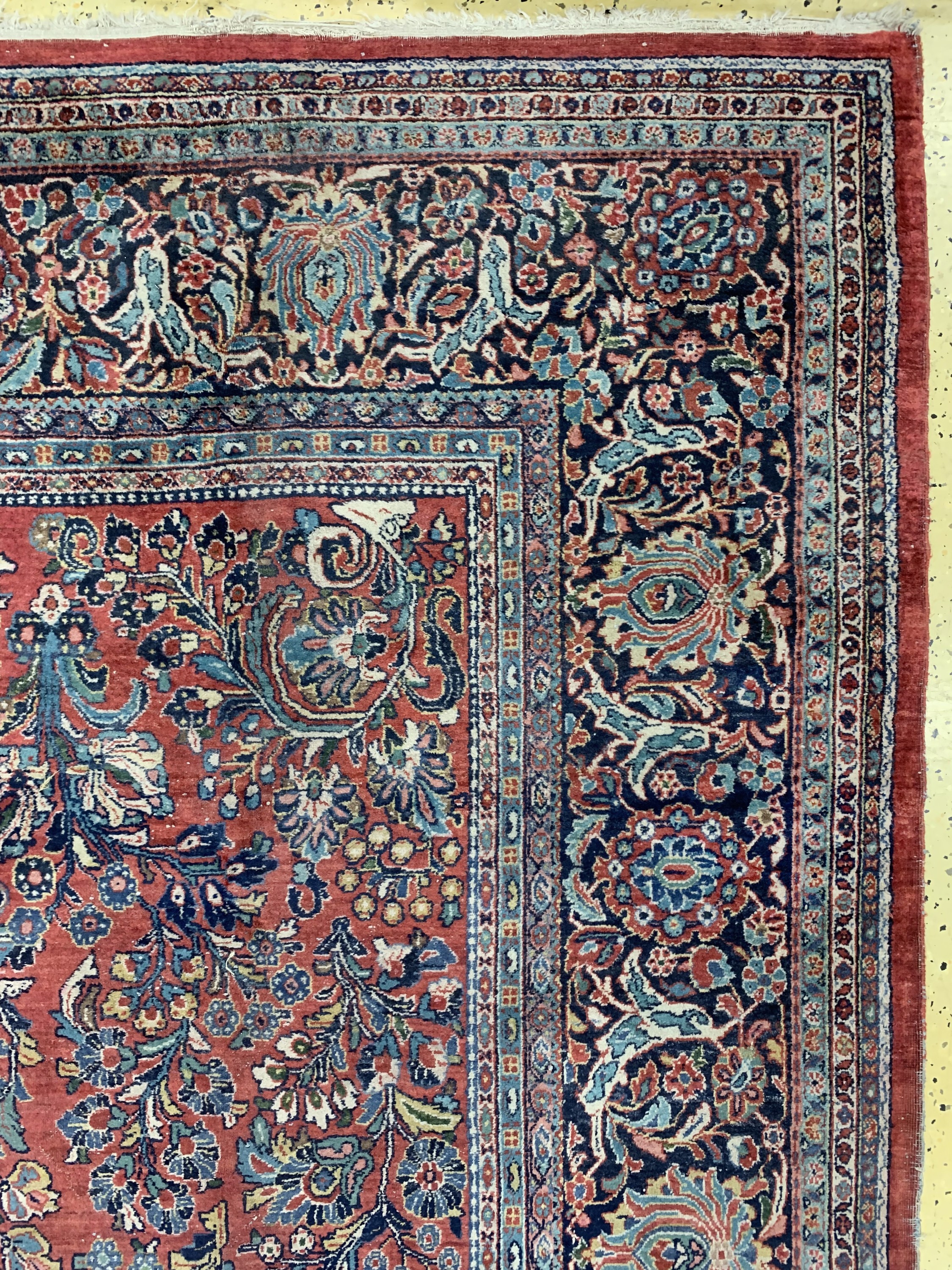 Detail f: Us Re-Import Sarogh, Persien, um 1920/1930,Wolle auf Baumwolle, ca. 614 x 314 cm, EHZ: 2-3(kleines Loch).