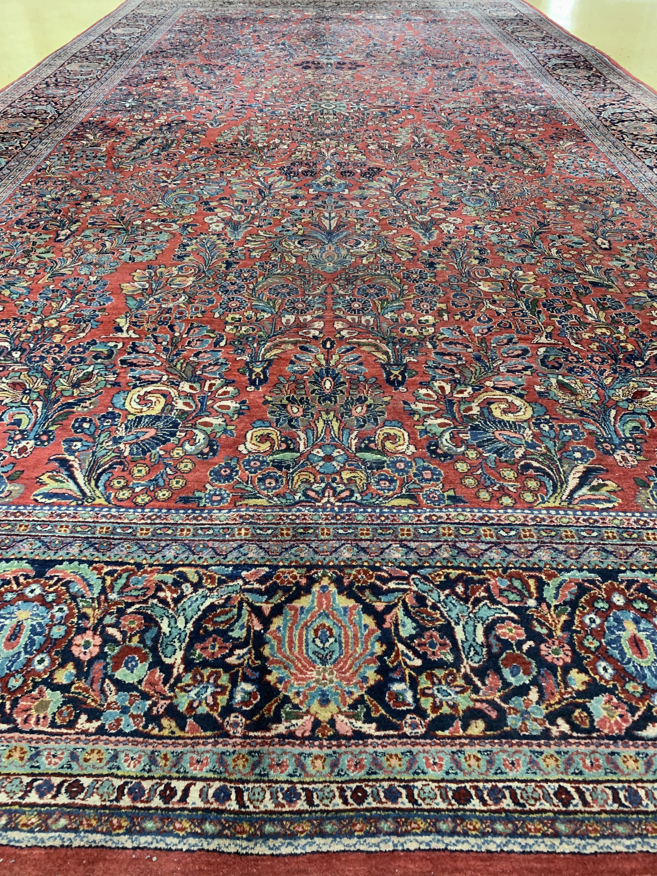 Detail g: Us Re-Import Sarogh, Persien, um 1920/1930,Wolle auf Baumwolle, ca. 614 x 314 cm, EHZ: 2-3(kleines Loch).