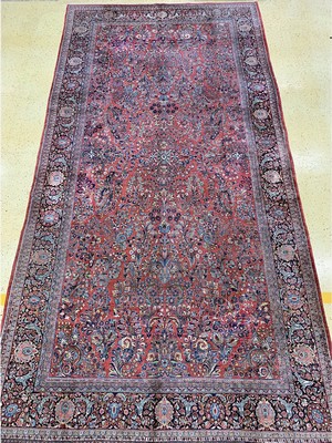 Image 26594278 - Us Re-Import Saruk, Persia, around 1920/1930, wool on cotton, approx. 614 x 314 cm, condition: 2-3 (small hole). Rugs, Carpets & Flatweaves