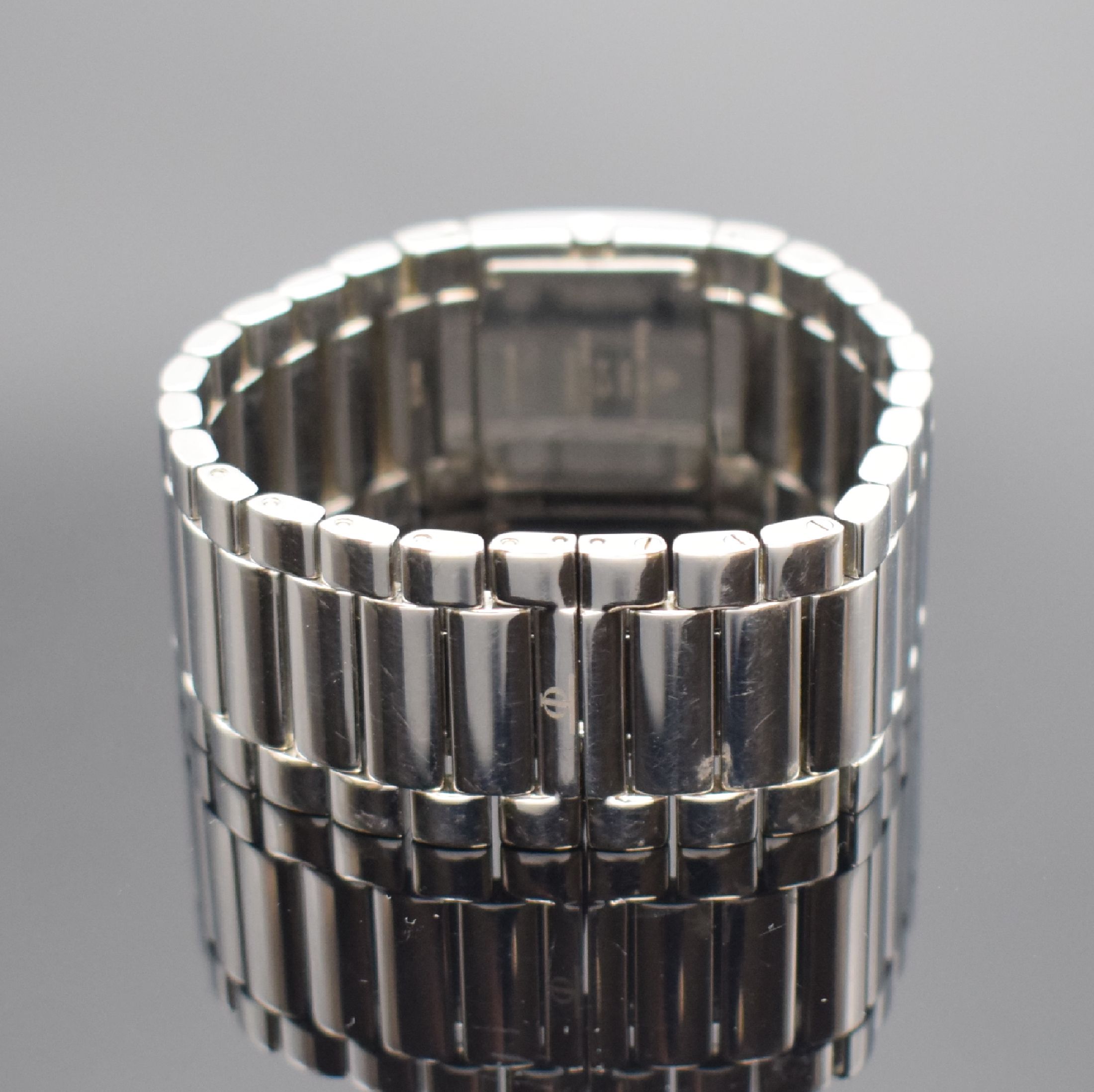 Detail b: BAUME & MERCIER Catwalk Damenarmbanduhr Referenz MV045197, Schweiz um 2005, quarz, Edelstahlgeh., Boden 4-fach verschr., Gliederband m. dopp. ...