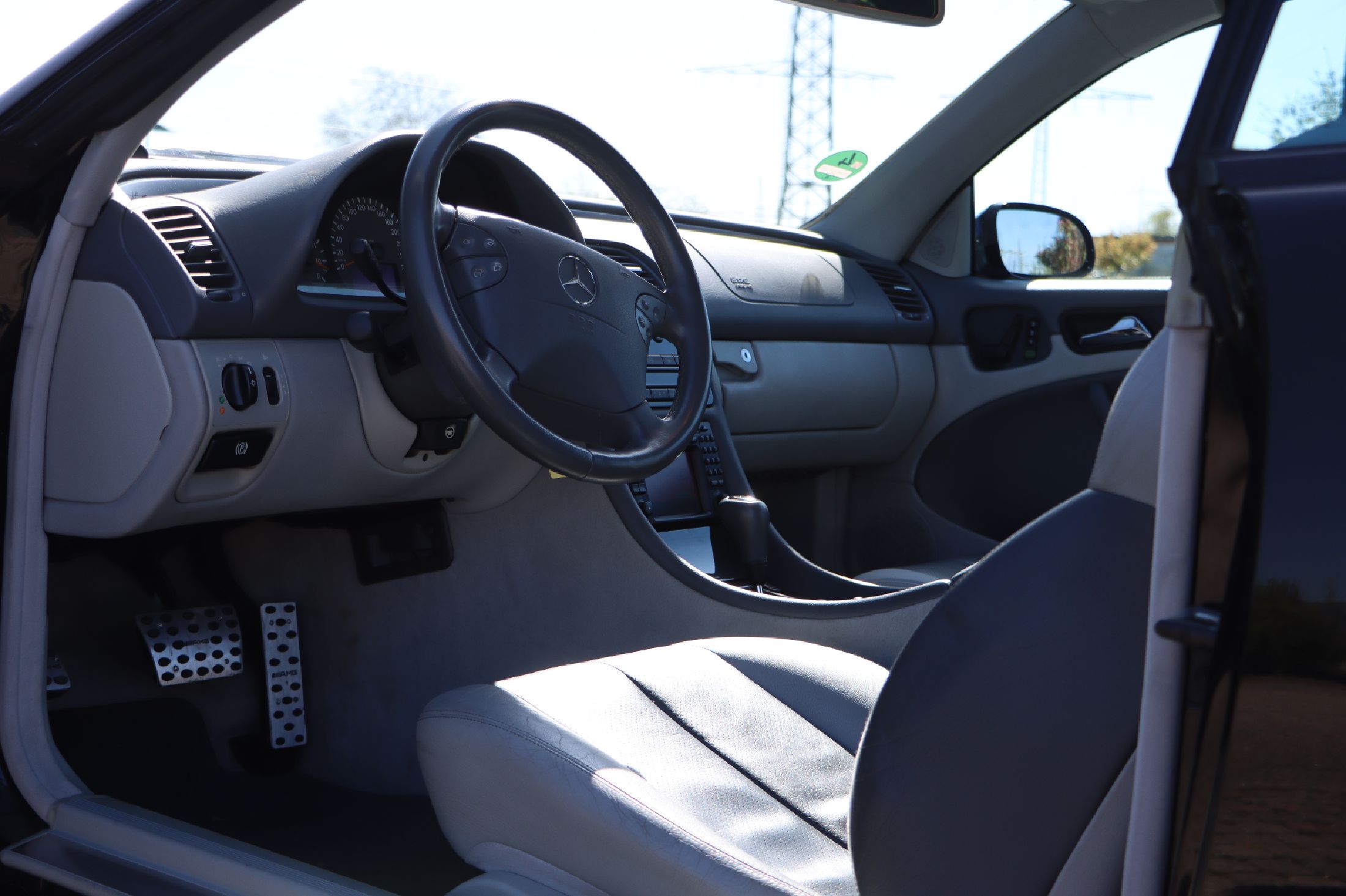 Detail e: Mercedes-Benz CLK 320 Avantgard Cabriolet, Fahrgestellnummer: WDB2084651T034399, EZ 03/2000, Laufleistung ca. 168.300 km abgelesen, HU 04/2024, 160 ...
