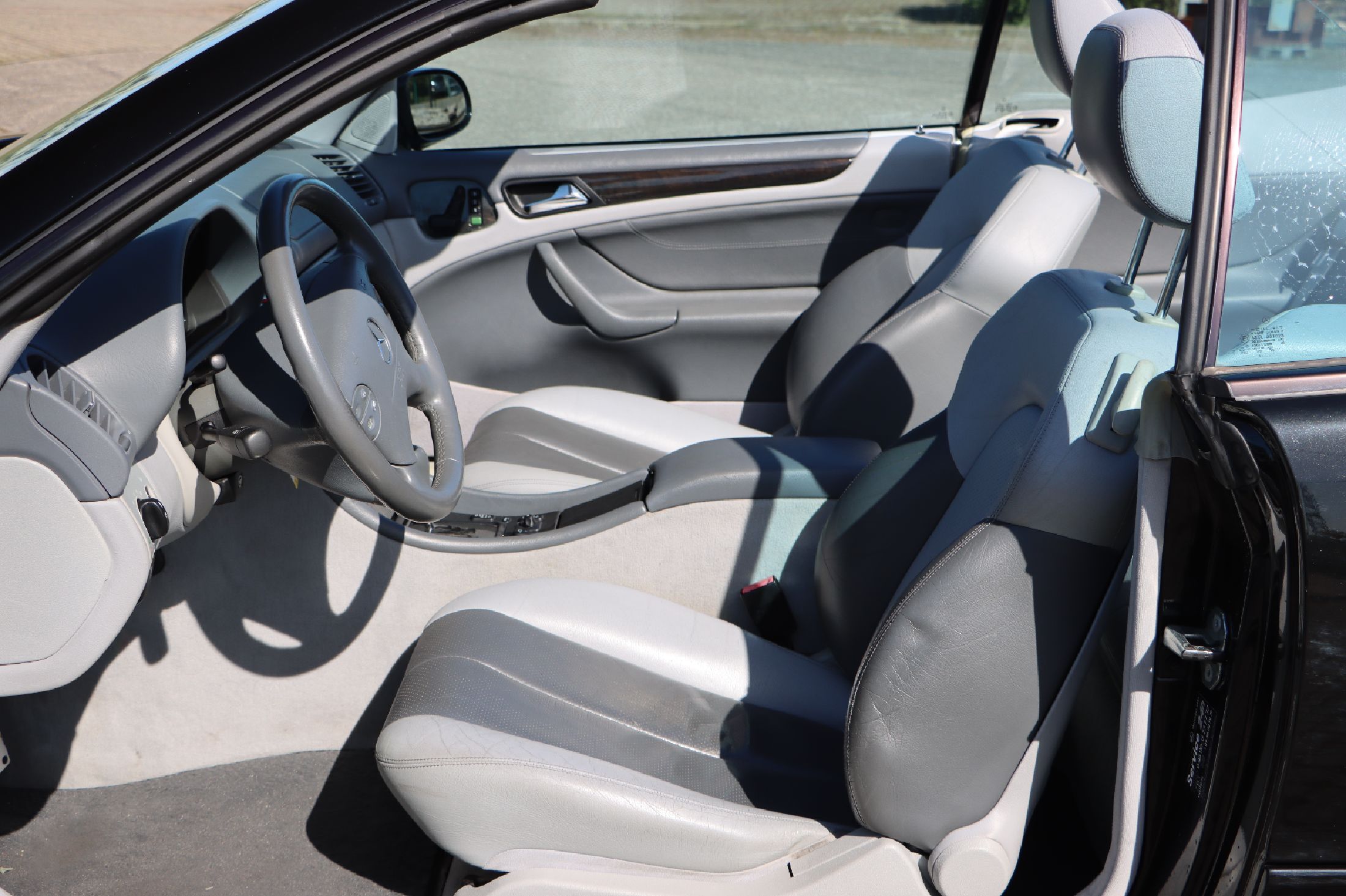 Detail f: Mercedes-Benz CLK 320 Avantgard Cabriolet, Fahrgestellnummer: WDB2084651T034399, EZ 03/2000, Laufleistung ca. 168.300 km abgelesen, HU 04/2024, 160 ...