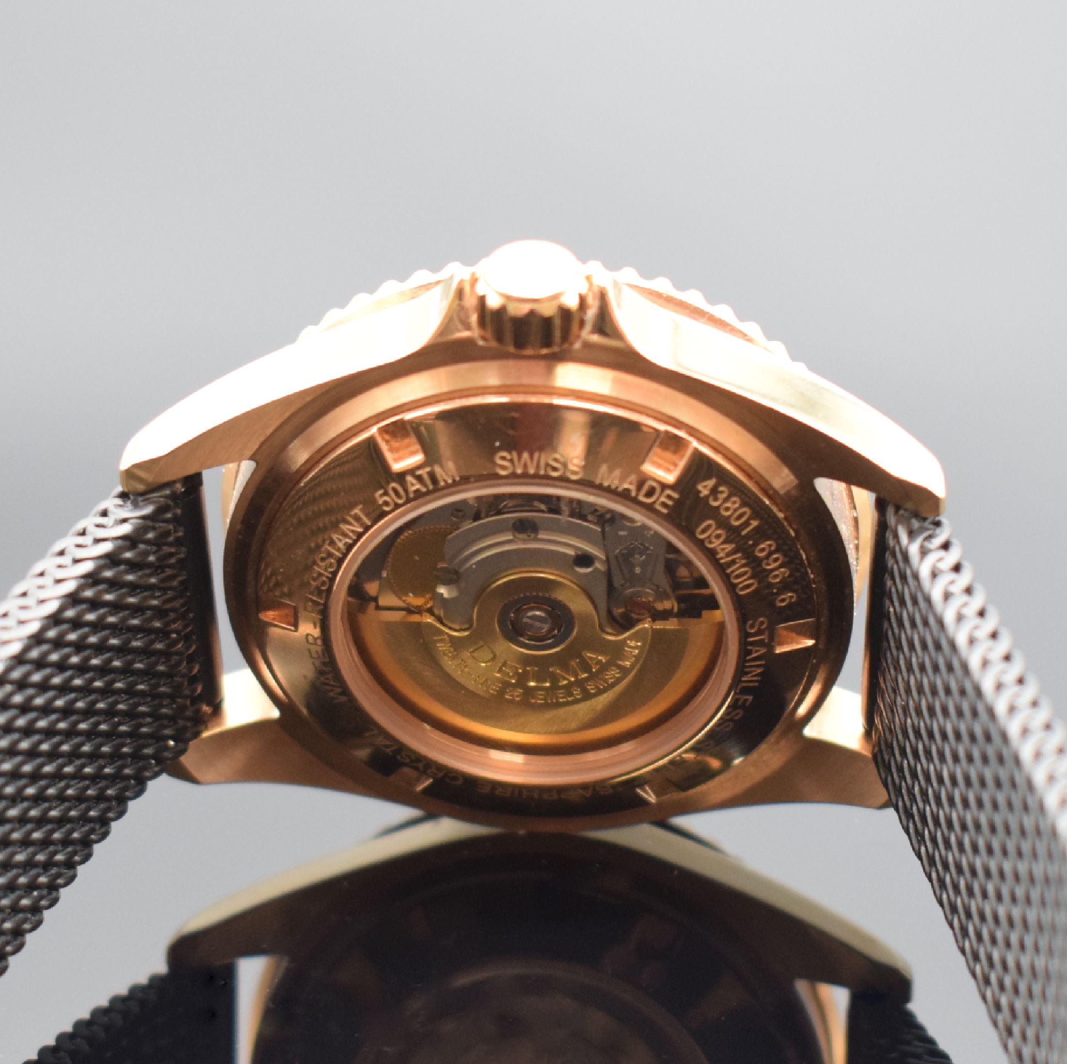 Detail d: DELMA Santiago Day Date auf 100 Stück limitierte Herrenarmbanduhr Referenz 43801.696.6, Schweiz um 2019, Automatik, verg. Geh. beids. vergl., ...