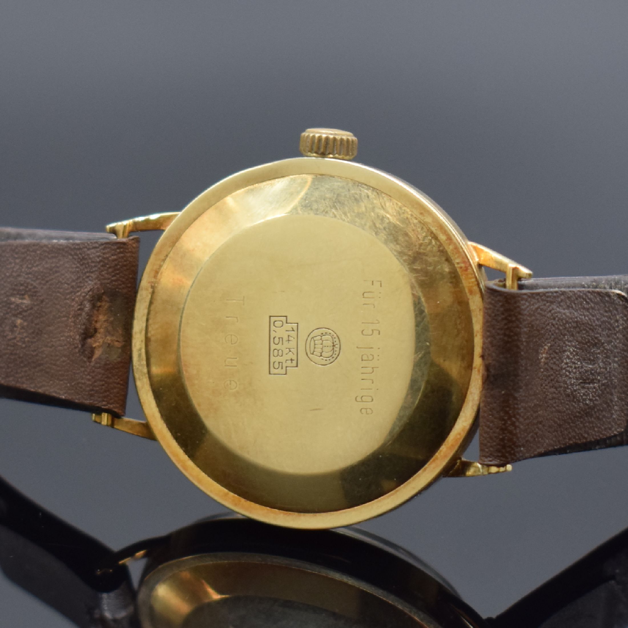 Detail c: ARCTOS Armbanduhr in GG 585/000, Automatik, Schweiz um 1966, 2-teil. Geh. l. dell., Boden mit Widmungsgravur aufgedr., silb. Zifferbl. m. aufgel. ...