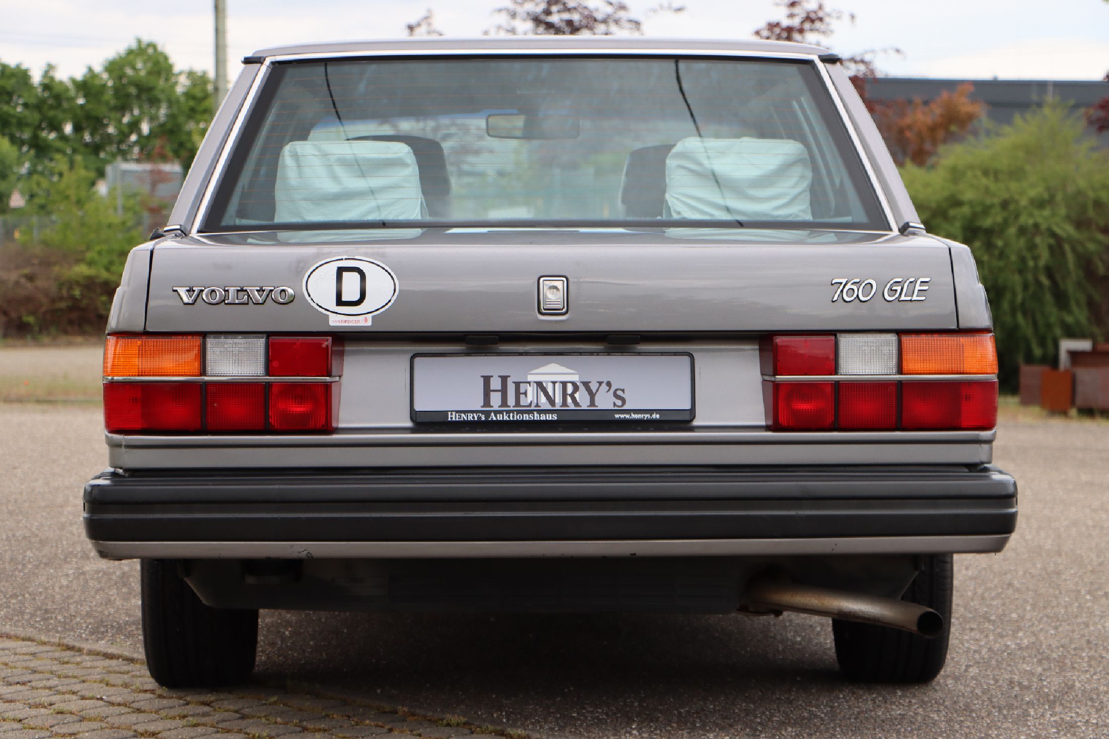 Detail b: Volvo 760 GLE, Fahrgestellnummer: YV1704687F2146251, EZ 04/1985, Laufleistung ca. 326.000 km abgelesen, HU 03/2024, 115 kW/156 PS, 6 Zylinder, ...