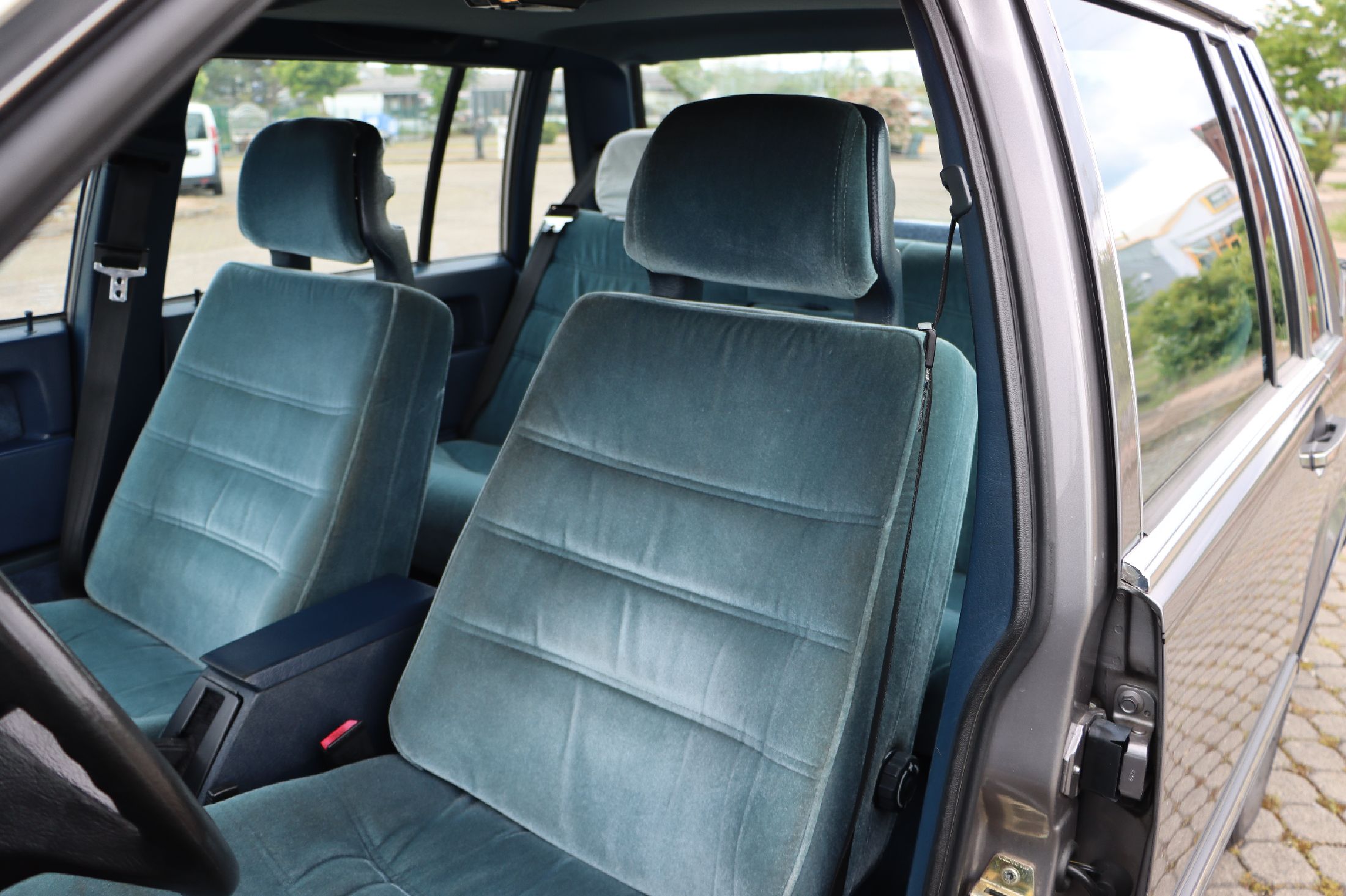 Detail c: Volvo 760 GLE, Fahrgestellnummer: YV1704687F2146251, EZ 04/1985, Laufleistung ca. 326.000 km abgelesen, HU 03/2024, 115 kW/156 PS, 6 Zylinder, ...