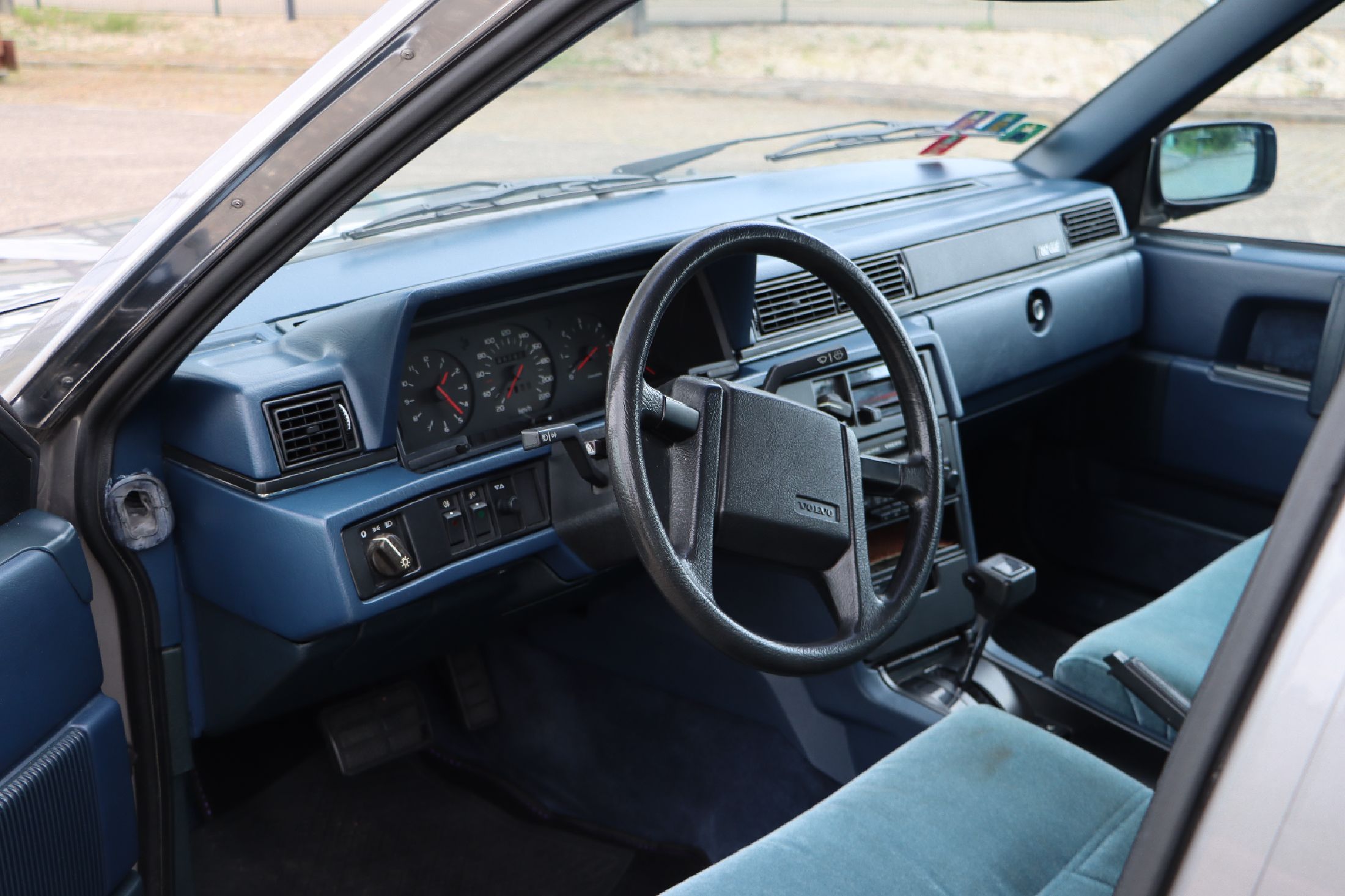 Detail f: Volvo 760 GLE, Fahrgestellnummer: YV1704687F2146251, EZ 04/1985, Laufleistung ca. 326.000 km abgelesen, HU 03/2024, 115 kW/156 PS, 6 Zylinder, ...