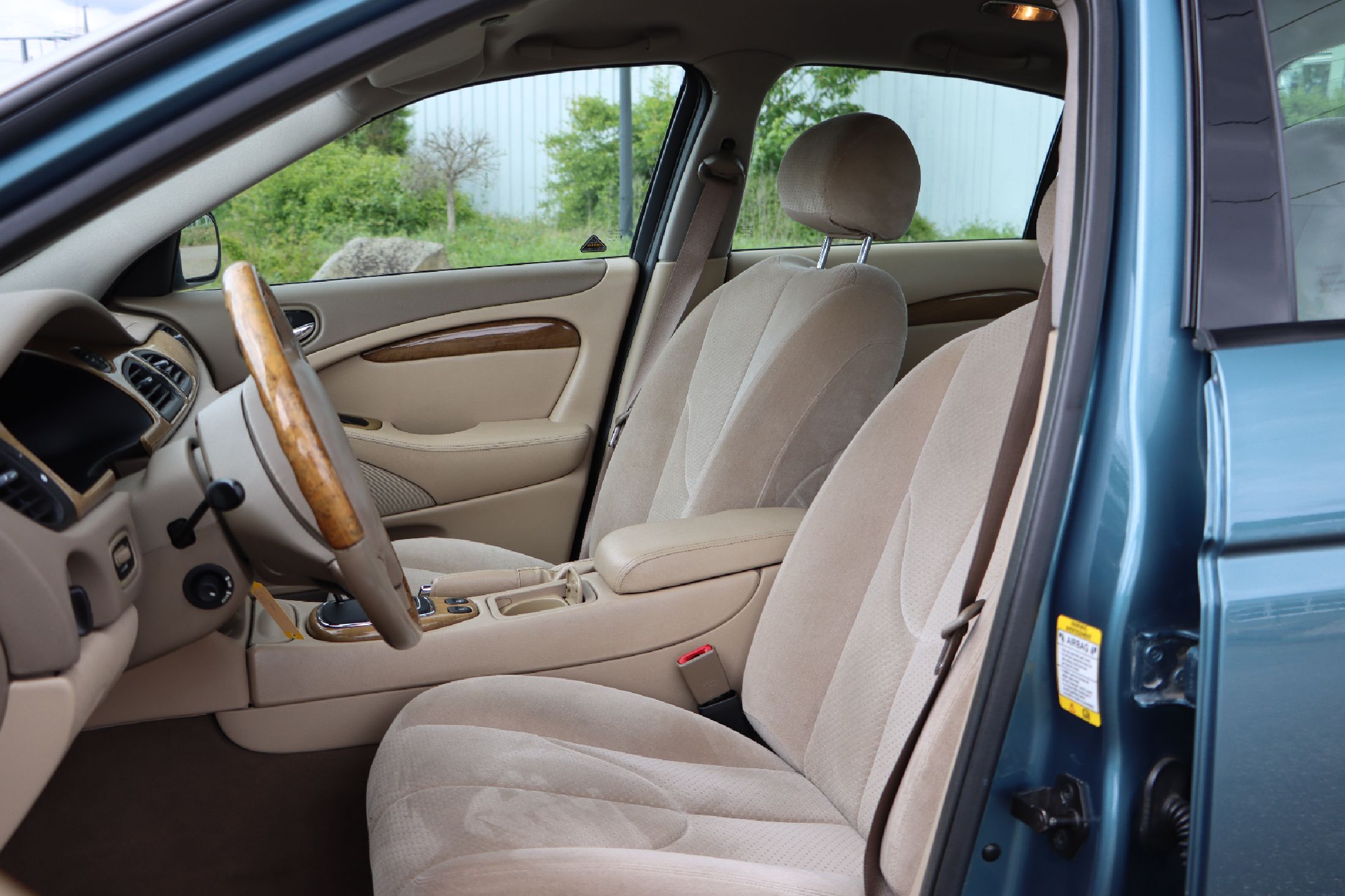 Detail f: Jaguar S-Type CCX, Fahrgestellnummer: SAJAA02E2YFL55000, EZ 02/2000, Laufleistung ca. 125.000 km abgelesen, HU 03/2024, 175 kW/238 PS, 6 Zylinder, ...