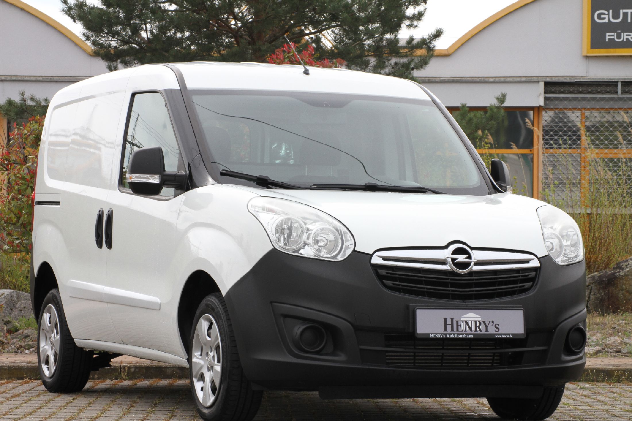 Opel Combo, Fahrgestellnummer: W0L6ZYC1AD9537683, EZ 11/2013, 1. Hand, Laufleistung ca. 151.220 km abgelesen, HU 01/2024, 66 kW/90 PS, 5-Gang ...