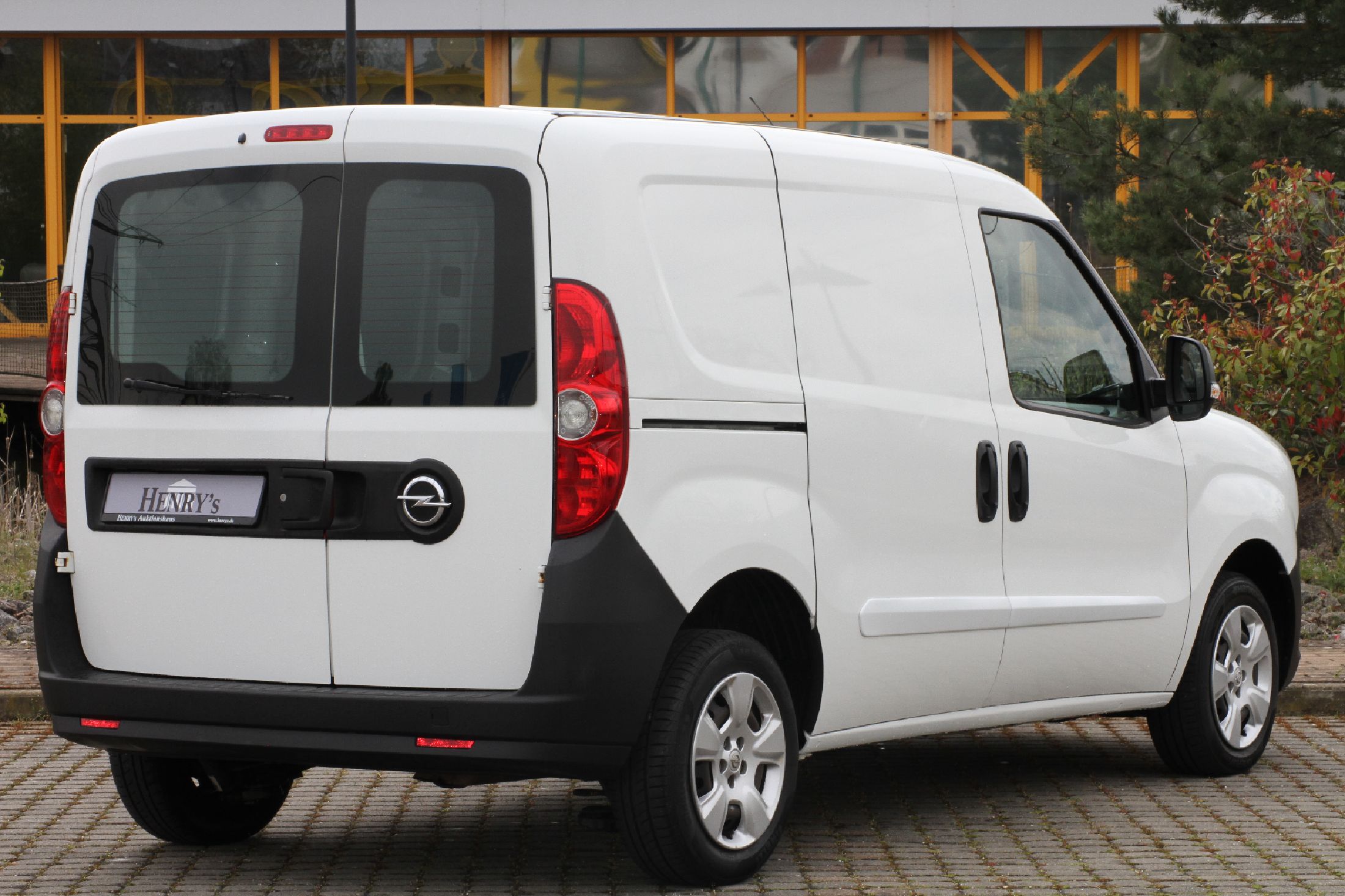 Detail a: Opel Combo, Fahrgestellnummer: W0L6ZYC1AD9537683, EZ 11/2013, 1. Hand, Laufleistung ca. 151.220 km abgelesen, HU 01/2024, 66 kW/90 PS, 5-Gang ...