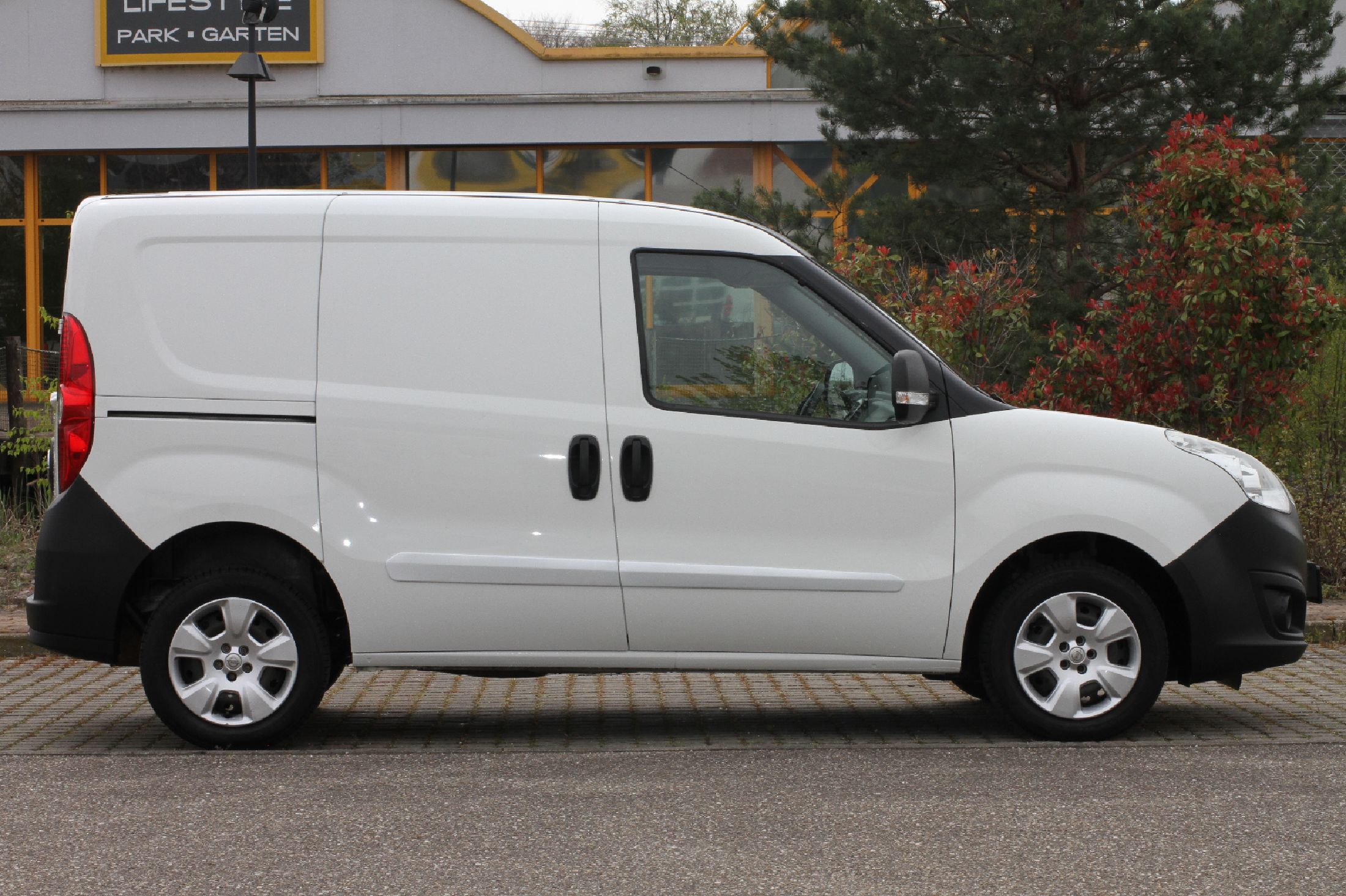 Detail c: Opel Combo, Fahrgestellnummer: W0L6ZYC1AD9537683, EZ 11/2013, 1. Hand, Laufleistung ca. 151.220 km abgelesen, HU 01/2024, 66 kW/90 PS, 5-Gang ...