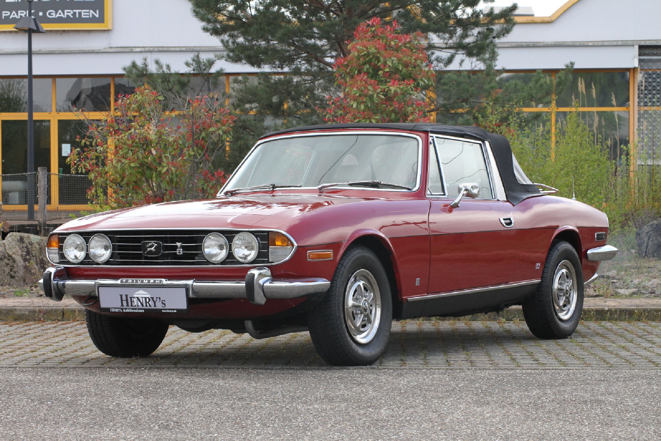 Triumph Stag, Fahrgestellnummer: LD21233BW, EZ 07/1973, Fahrzeughalter unbekannt - ein Eintrag im KFZ Brief, Laufleistung ca. 57.150 meilen ...