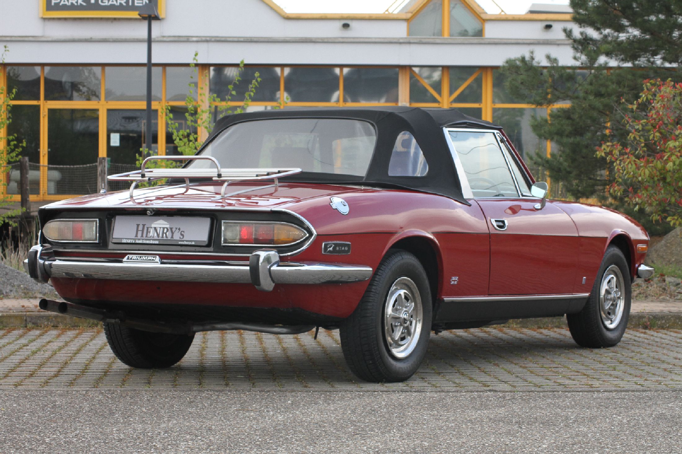 Detail c: Triumph Stag, Fahrgestellnummer: LD21233BW, EZ 07/1973, Fahrzeughalter unbekannt - ein Eintrag im KFZ Brief, Laufleistung ca. 57.150 meilen ...