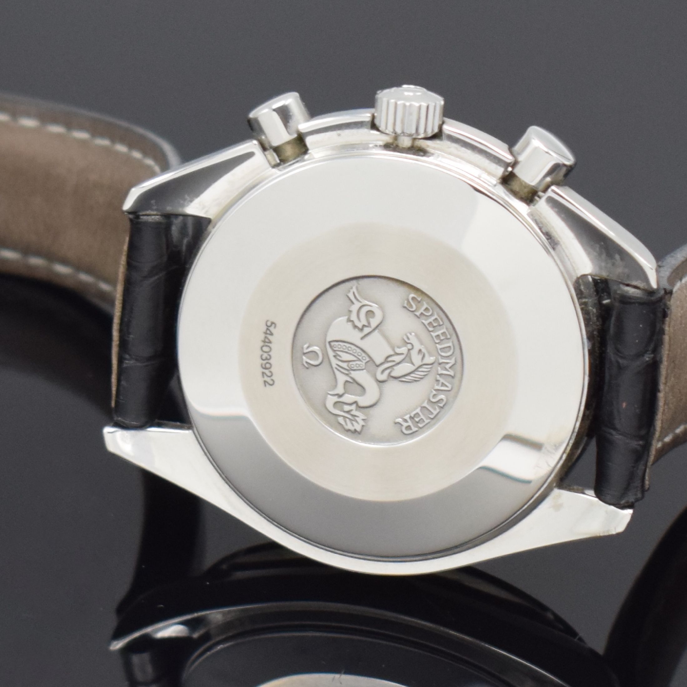 Detail e: OMEGA Armbandchronograph Speedmaster Reduced Referenz 175.0032, Automatik, Schweiz um 1990, Edelstahlgeh. inkl. Lederband m. orig. Dornschl., Boden ...