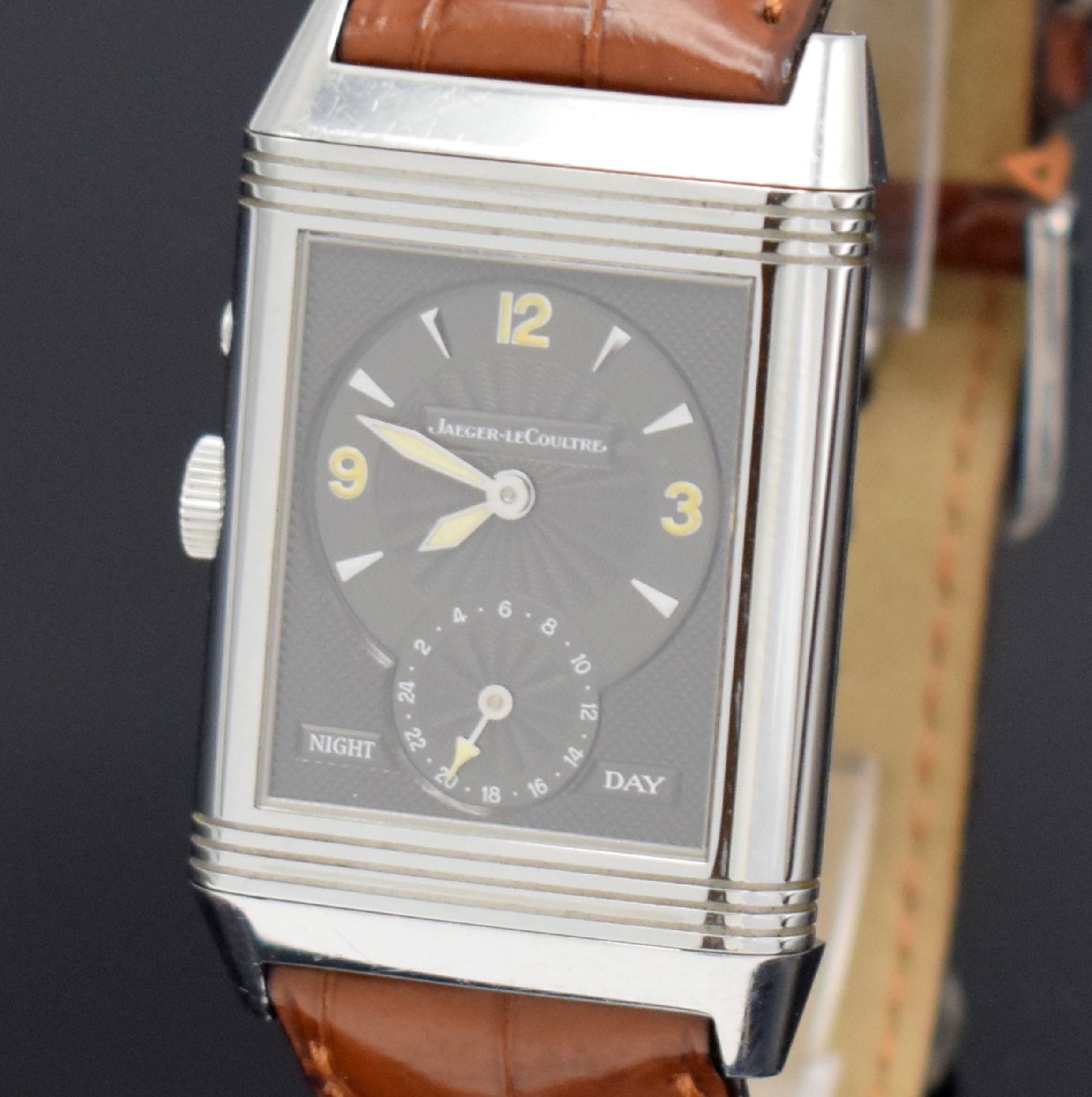 Detail c: Jaeger-LeCoultre Reverso Duoface Herrenarmbanduhr in Edelstahl Referenz 270.8.54, Schweiz um 2000, Handaufzug, Wendegehäuse, beids. Zeitanzeige, ...