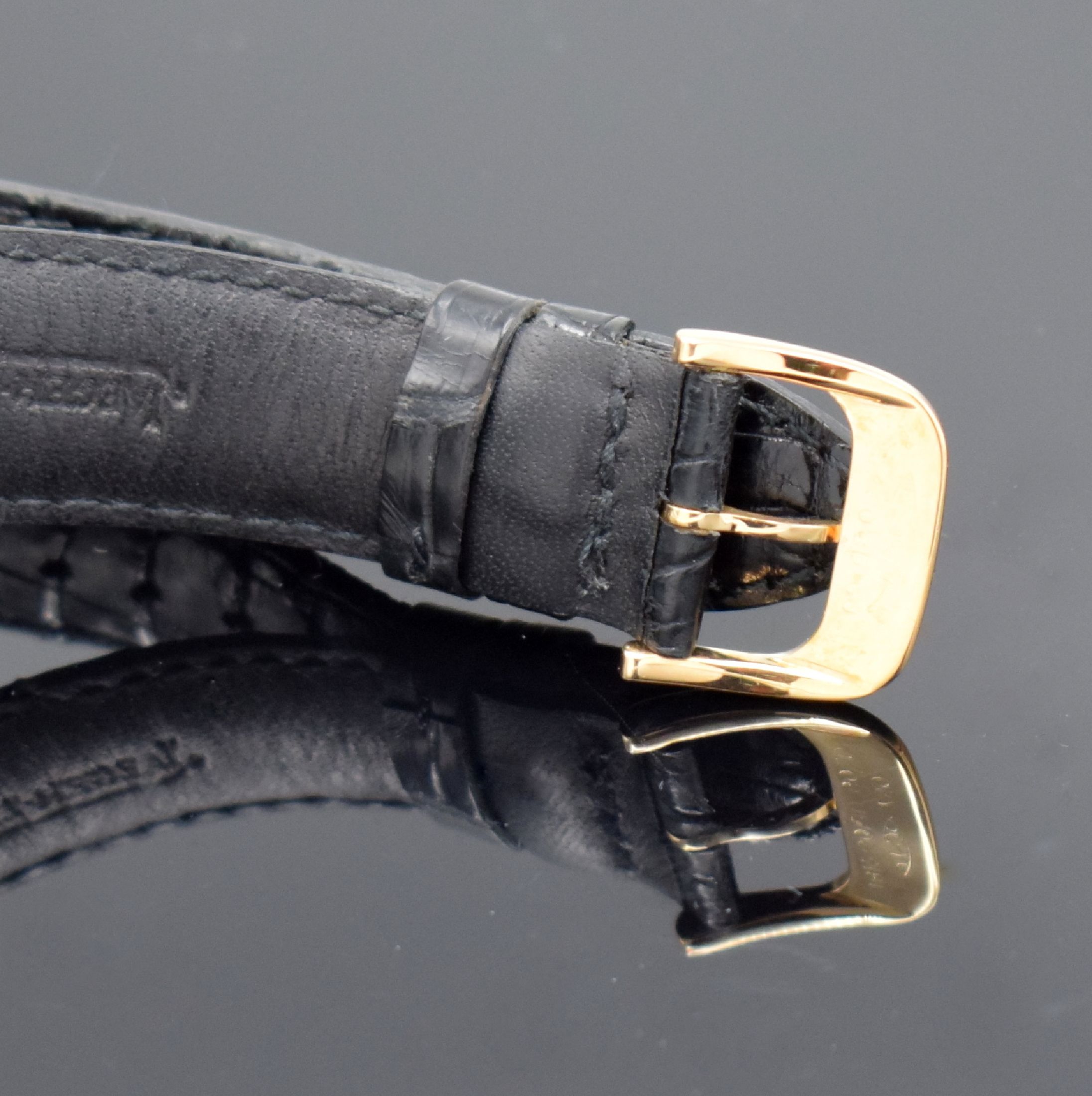 Detail e: Jaeger-LeCoultre Herrenarmbanduhr Modell Gentilhomme Referenz 155.2.9 in RG 750/000, Schweiz um 1993, massives Goldgeh. inkl. orig. Lederband m. ...