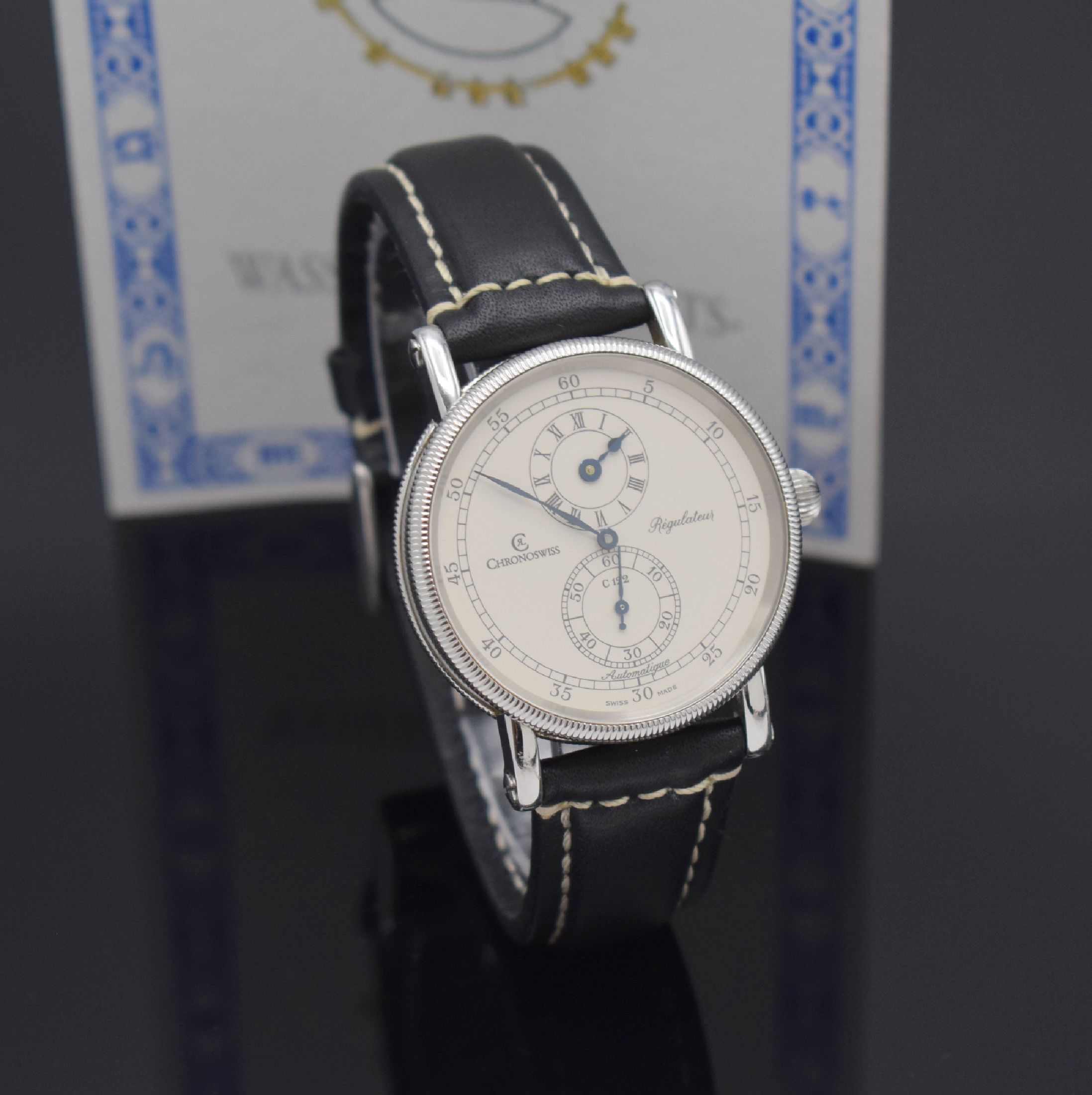 Detail b: CHRONOSWISS Regulateur Herrenarmbanduhr in Stahl Referenz CH 1223, Schweiz um 1994, Automatik, beids. vergl., Boden verschr., geriffelte Lünette, ...