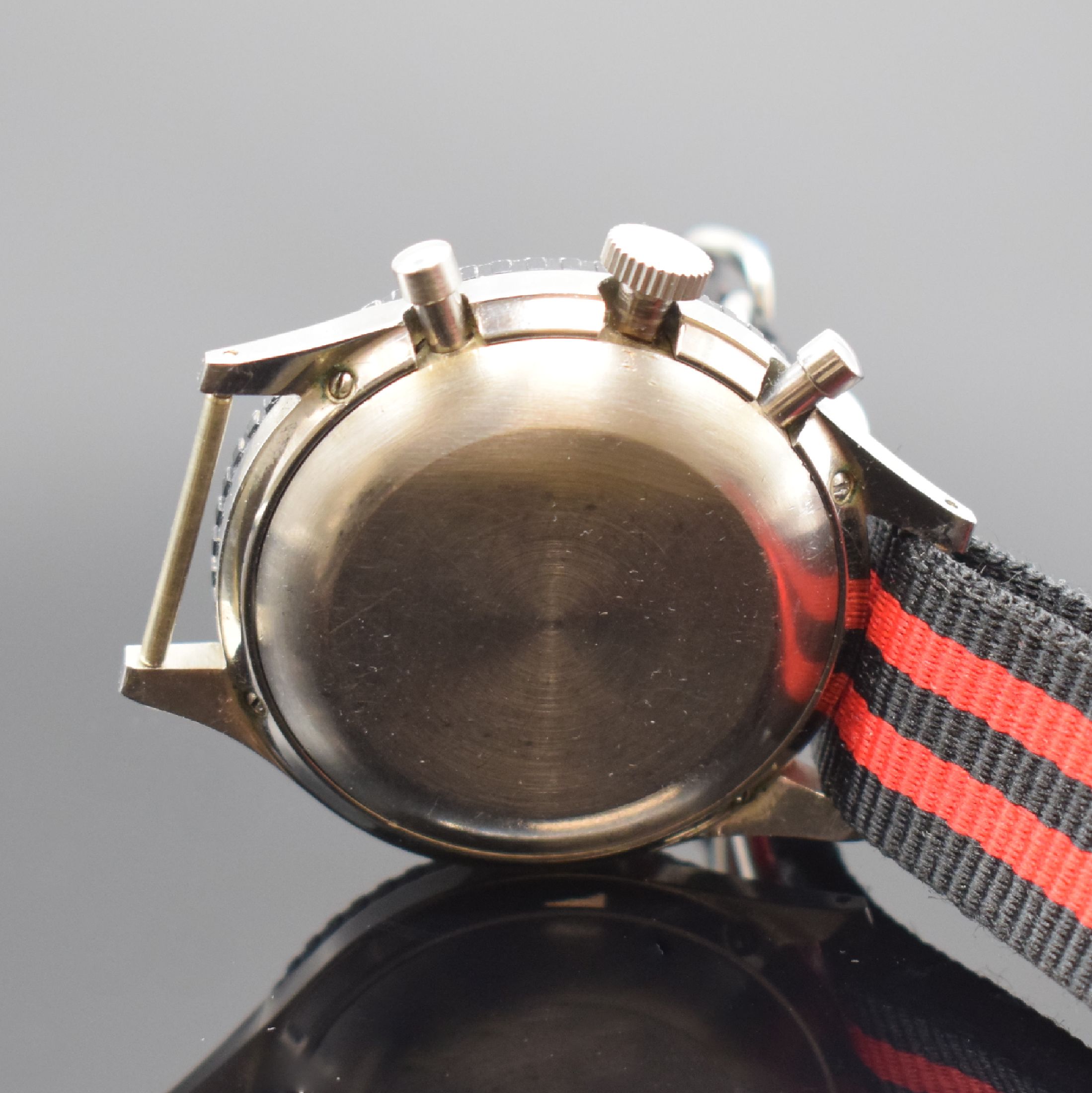Detail c: LEONIDAS Fliegerchronograph Kaliber 222 mit Flyback, Schweiz um 1960, Handaufzug, 4- fach verschr. Stahlgeh., schwarze Drehlünette m. 60er-Tlg., ...