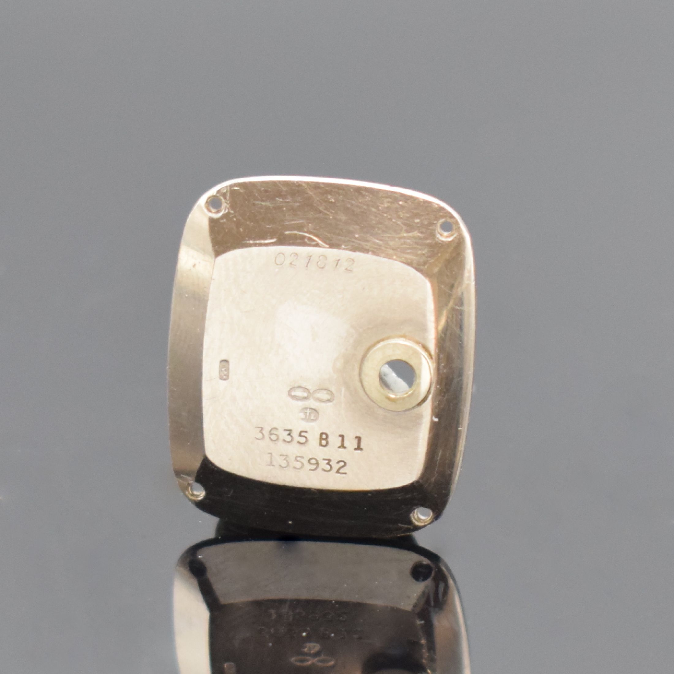 Detail f: CARTIER / PIAGET diamantbesetzte Damenarmbanduhr in WG 750/000, Schweiz um 1970, Handaufzug, 4-fach verschr. Piaget-Geh., anges. Milanaiseband ...